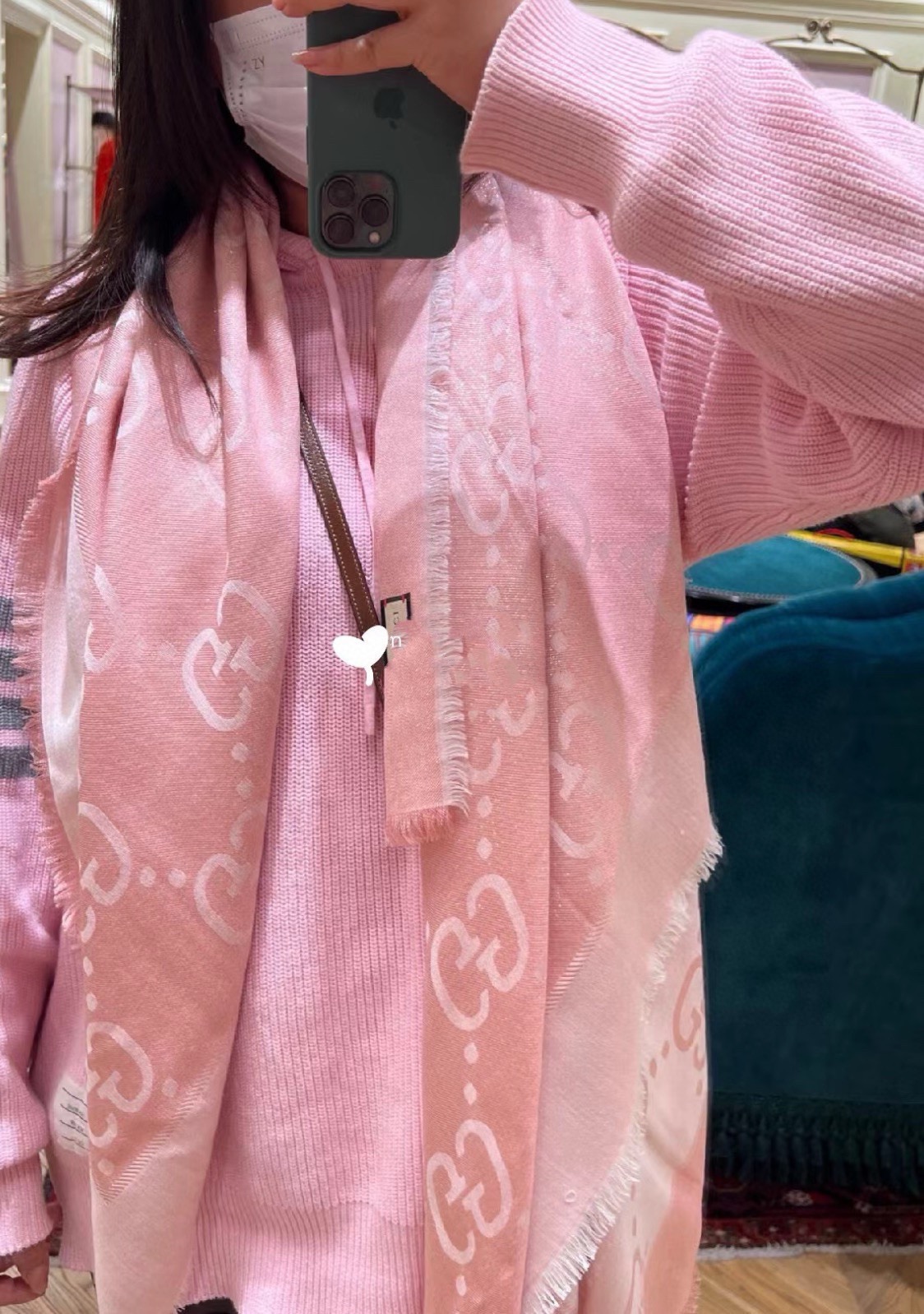 Gucci 精品仿製粉色雙G大圖圍巾 女款甜美穿搭必備配件｜歐美奢侈品精品推薦