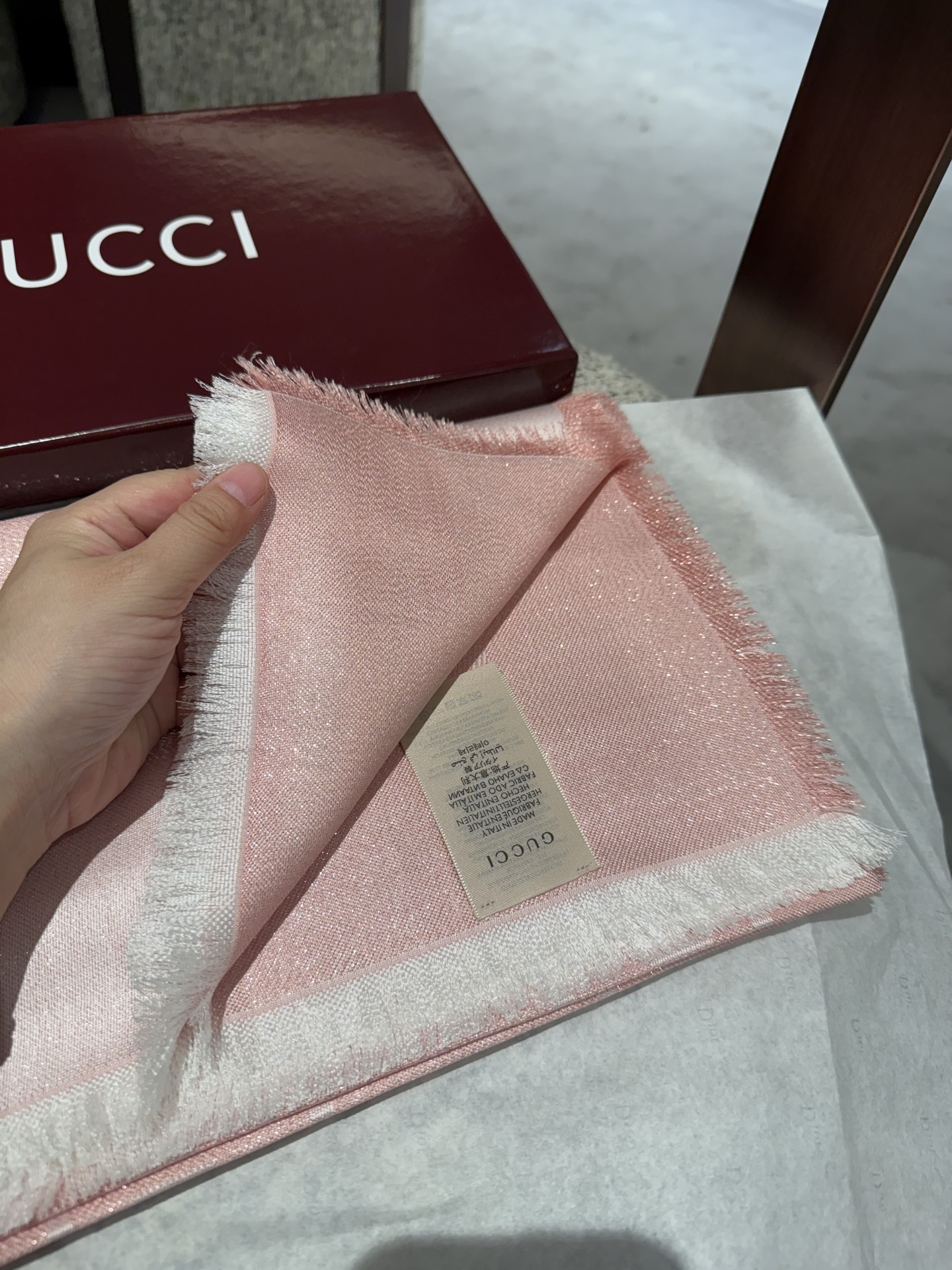 Gucci 精品仿製粉色雙G大圖圍巾 女款甜美穿搭必備配件｜歐美奢侈品精品推薦