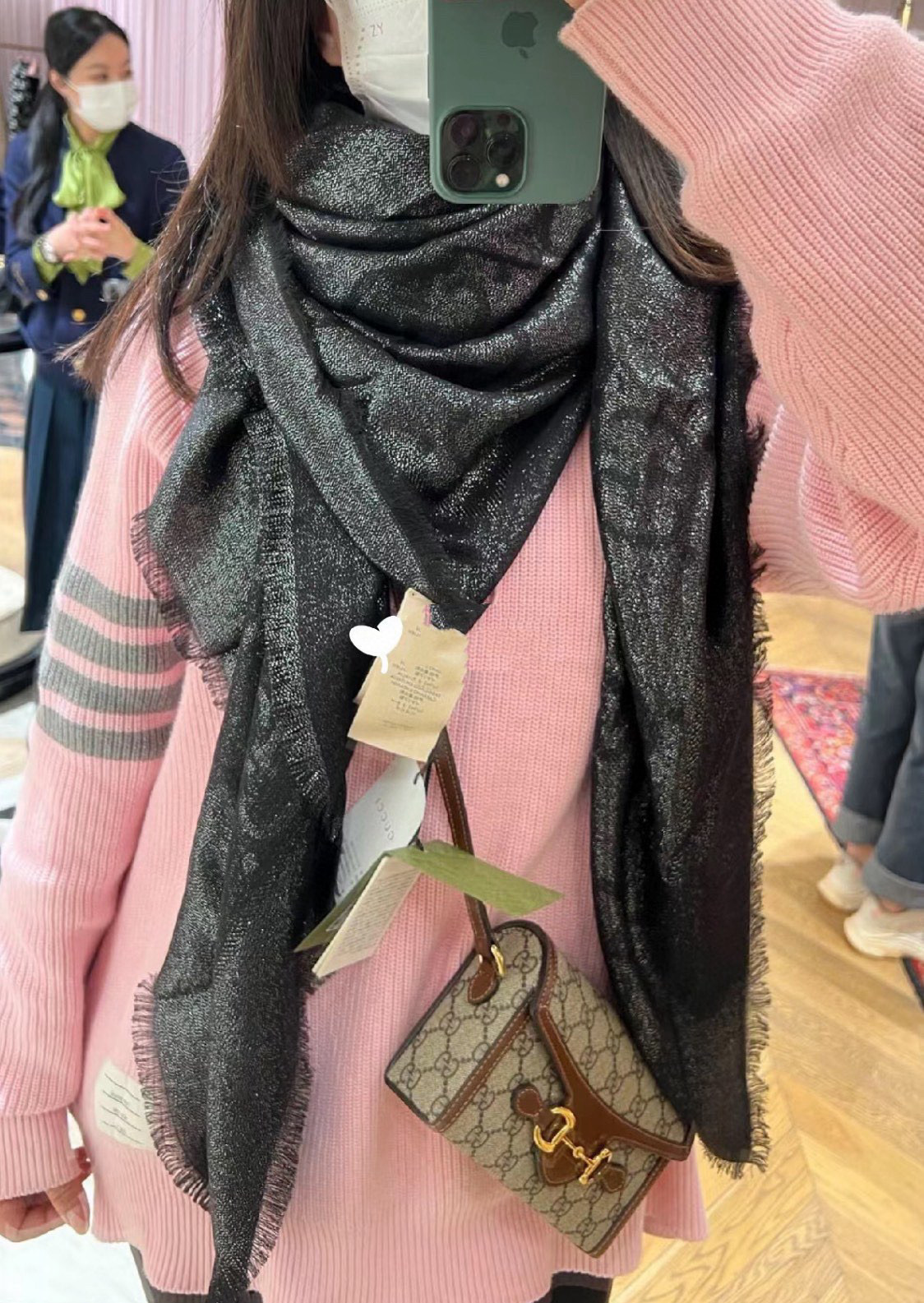 Gucci 一比一黑銀閃絲圍巾 女款時尚光澤感派對推薦單品｜歐美奢侈品精品推薦