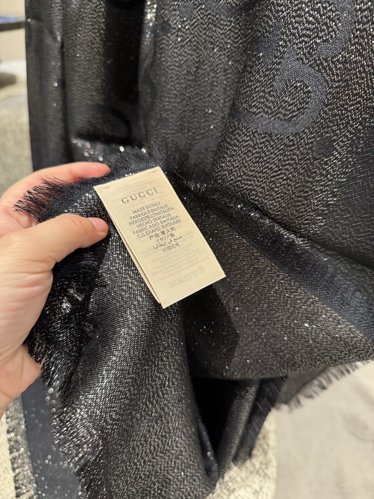 Gucci 一比一黑銀閃絲圍巾 女款時尚光澤感派對推薦單品｜歐美奢侈品精品推薦