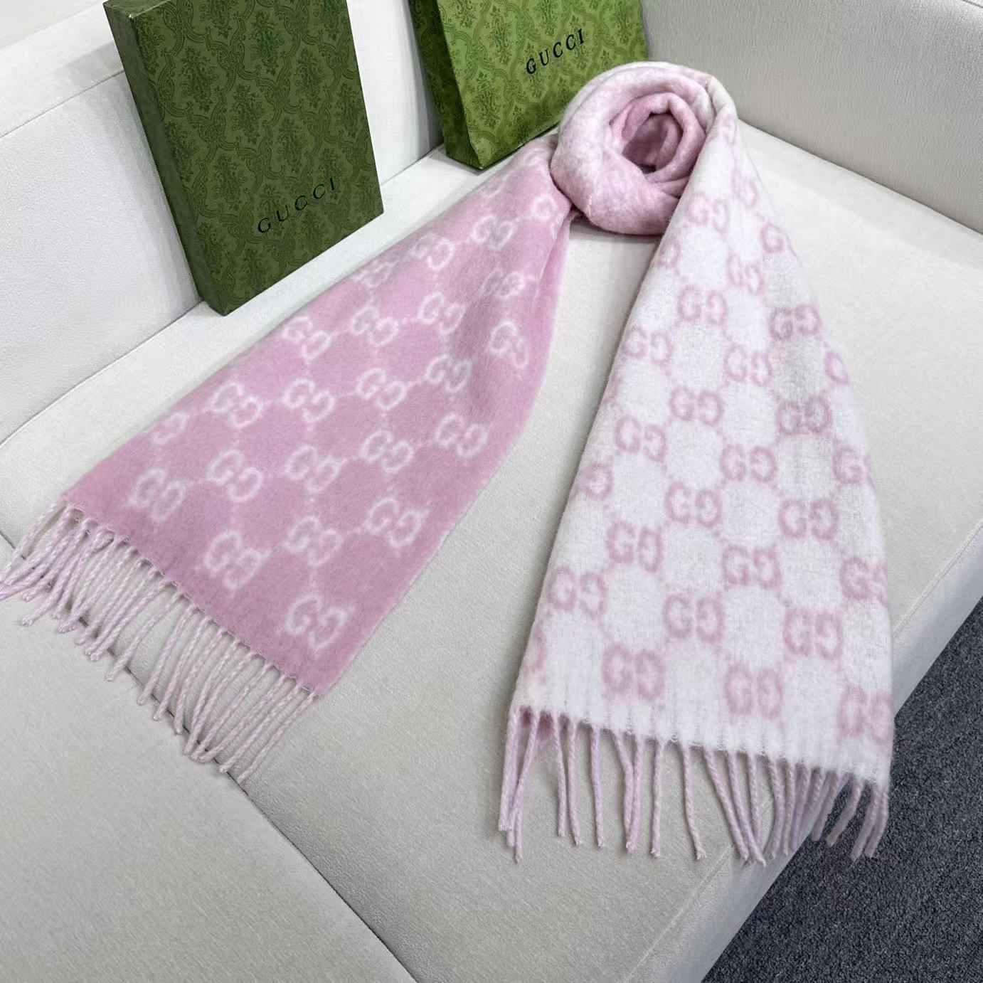 Gucci高仿女款毛呢圍巾溫柔粉色系雙面設計｜歐美奢侈品精品推薦