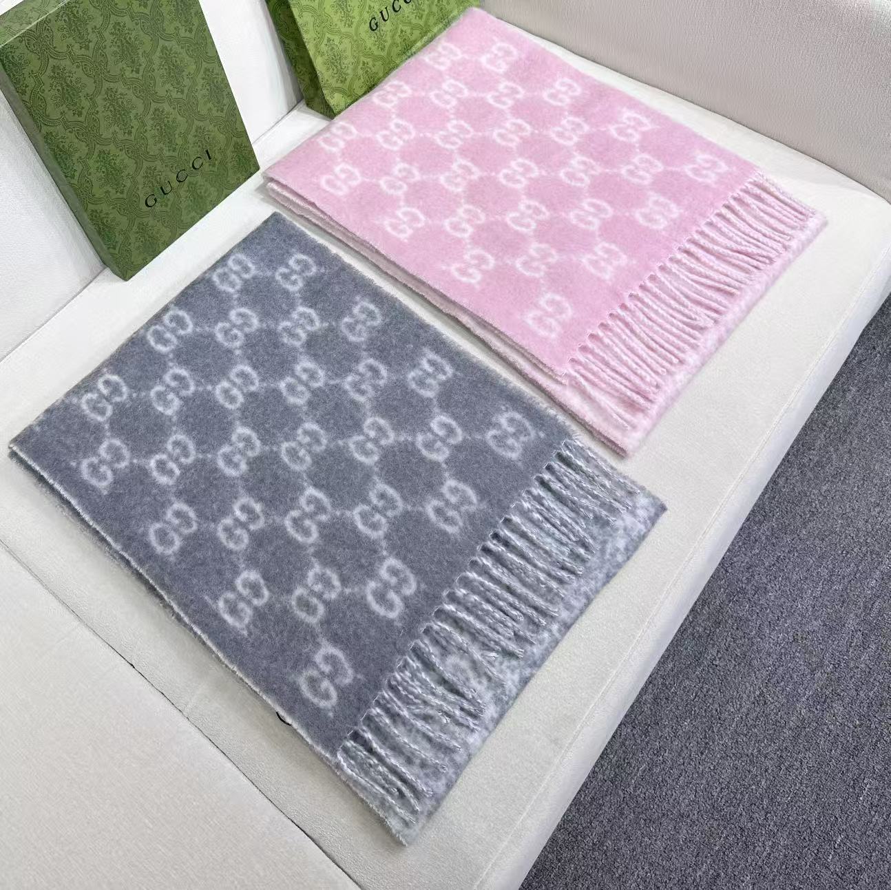 Gucci高仿女款毛呢圍巾溫柔粉色系雙面設計｜歐美奢侈品精品推薦