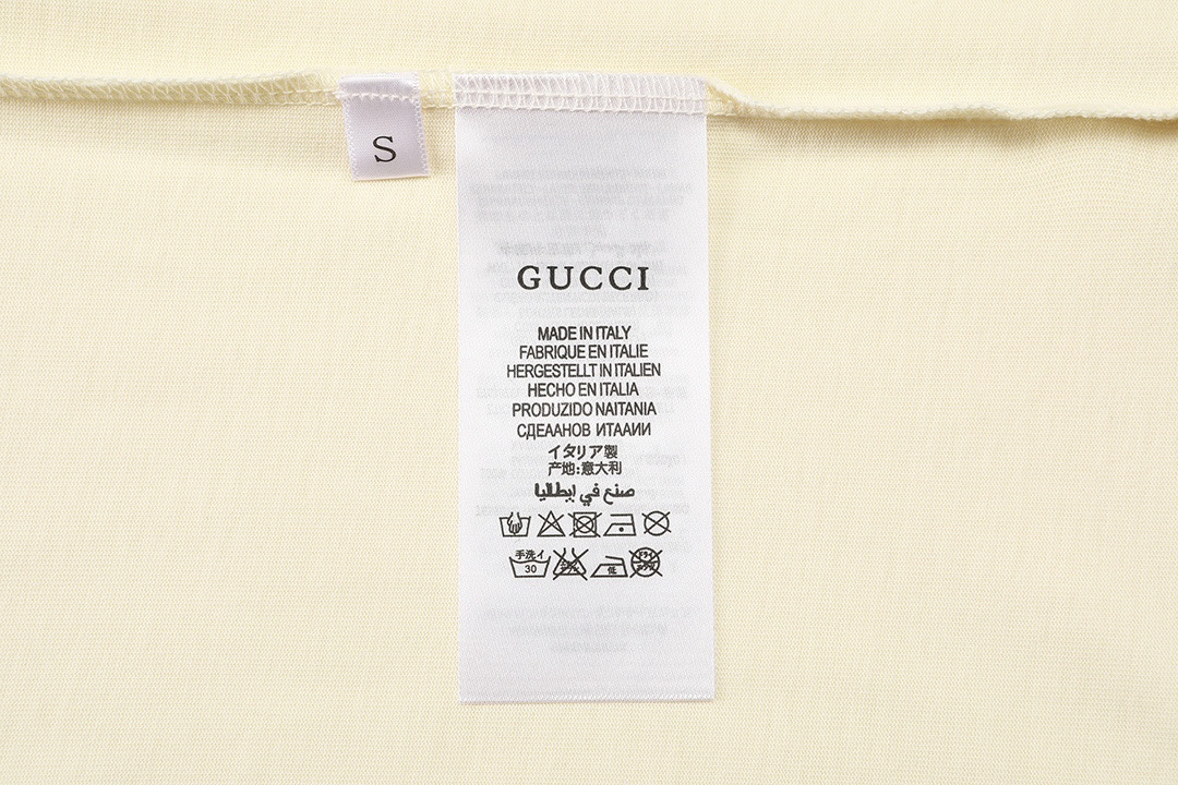 GucciA貨白色短袖T恤男款 撞色領口設計展現風格| 15 GucciA貨白色短袖T恤男款 撞色領口設計展現風格