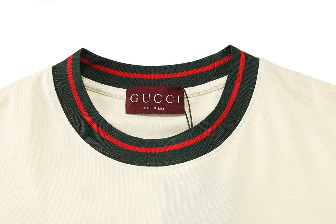 GucciA貨白色短袖T恤男款 撞色領口設計展現風格| 12 GucciA貨白色短袖T恤男款 撞色領口設計展現風格