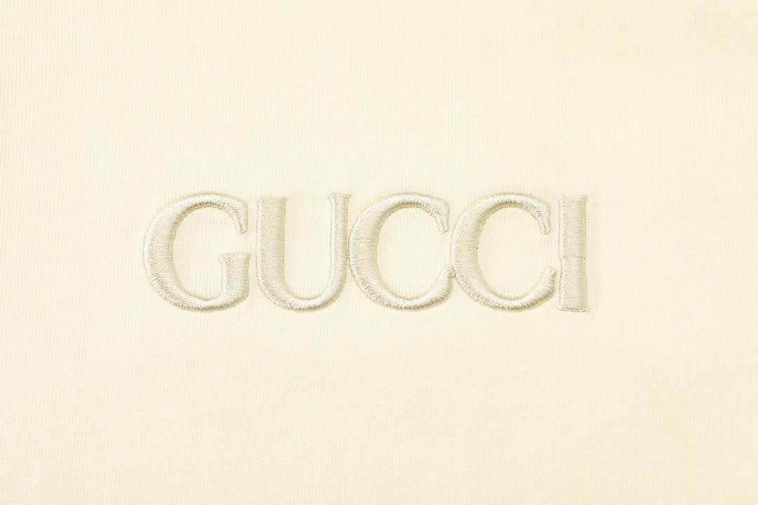 GucciA貨白色短袖T恤男款 撞色領口設計展現風格| 11 GucciA貨白色短袖T恤男款 撞色領口設計展現風格
