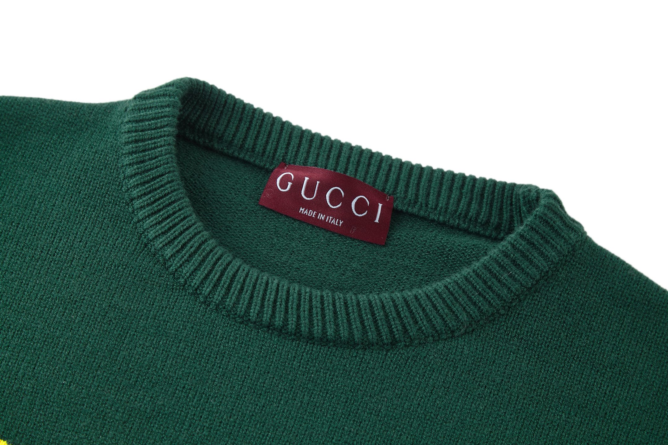 Gucci高仿綠色毛衣男款 復古Logo黃字刺繡圓領設計| 11 Gucci高仿綠色毛衣男款 復古Logo黃字刺繡圓領設計