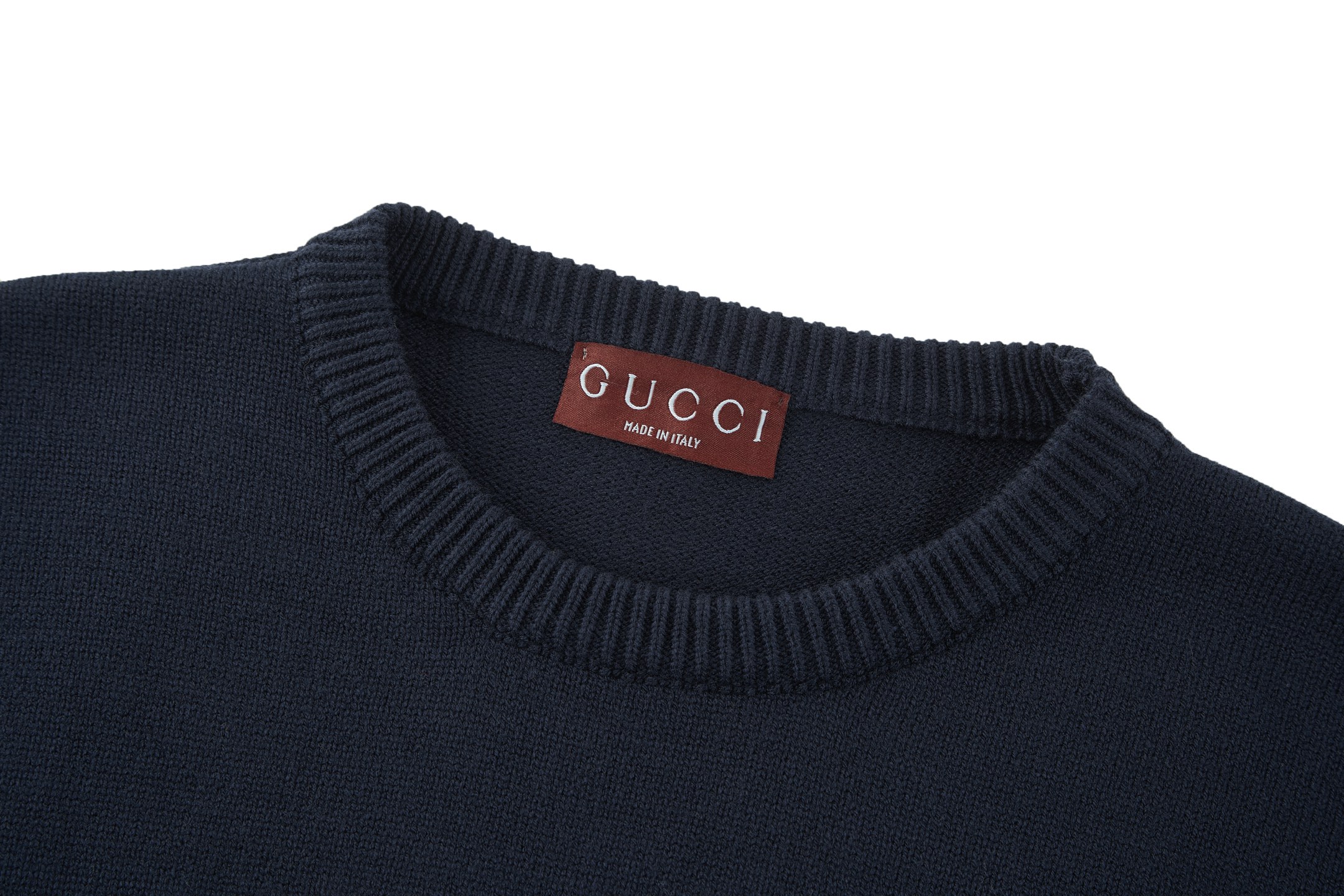 Gucci高仿深藍毛衣男款復古Logo織字秋冬質感單品| 11 Gucci高仿深藍毛衣男款復古Logo織字秋冬質感單品