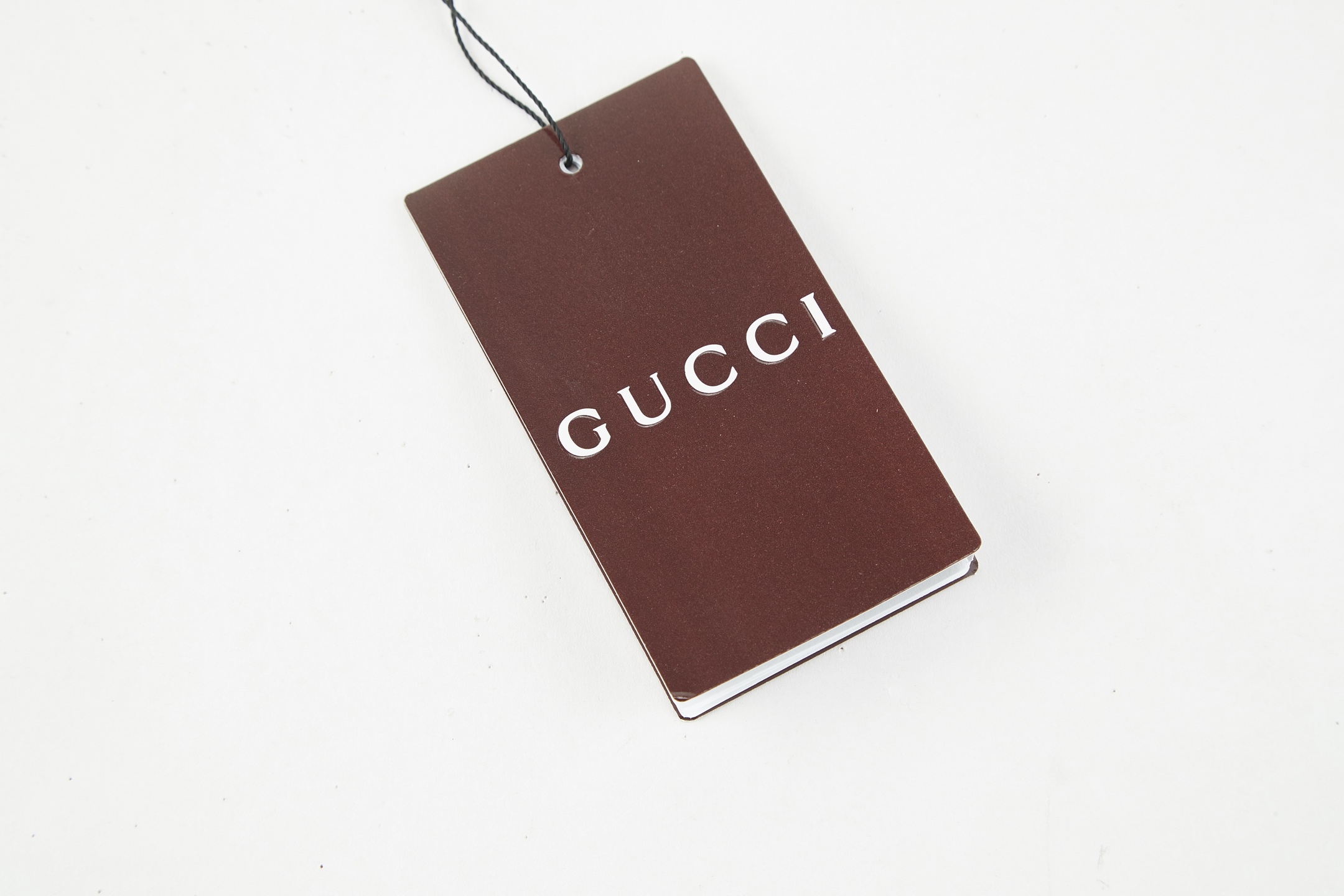 Gucci高仿深藍毛衣男款復古Logo織字秋冬質感單品| 14 Gucci高仿深藍毛衣男款復古Logo織字秋冬質感單品