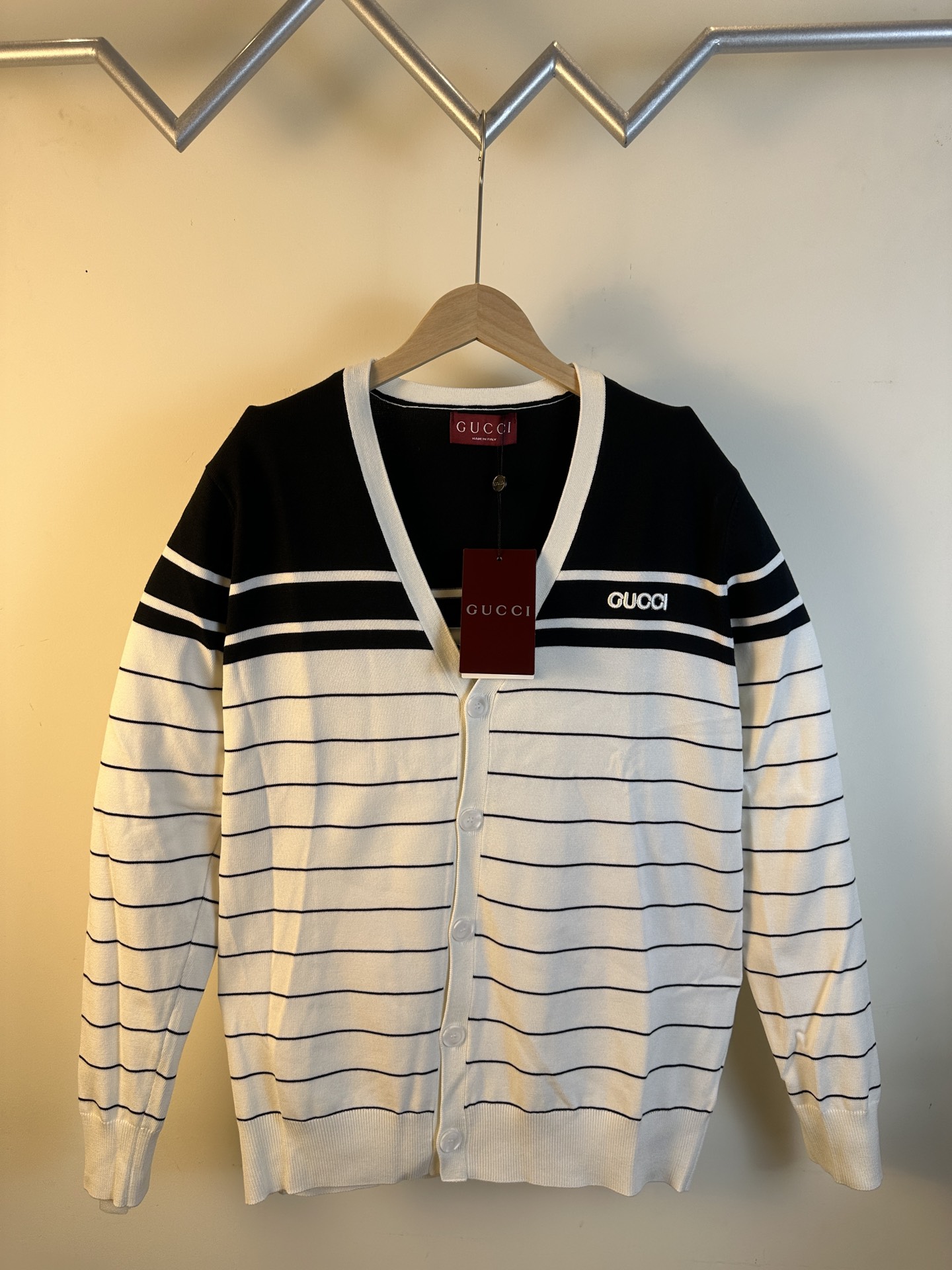 GucciA貨條紋針織外套男款 黑白配色極簡風格百搭款