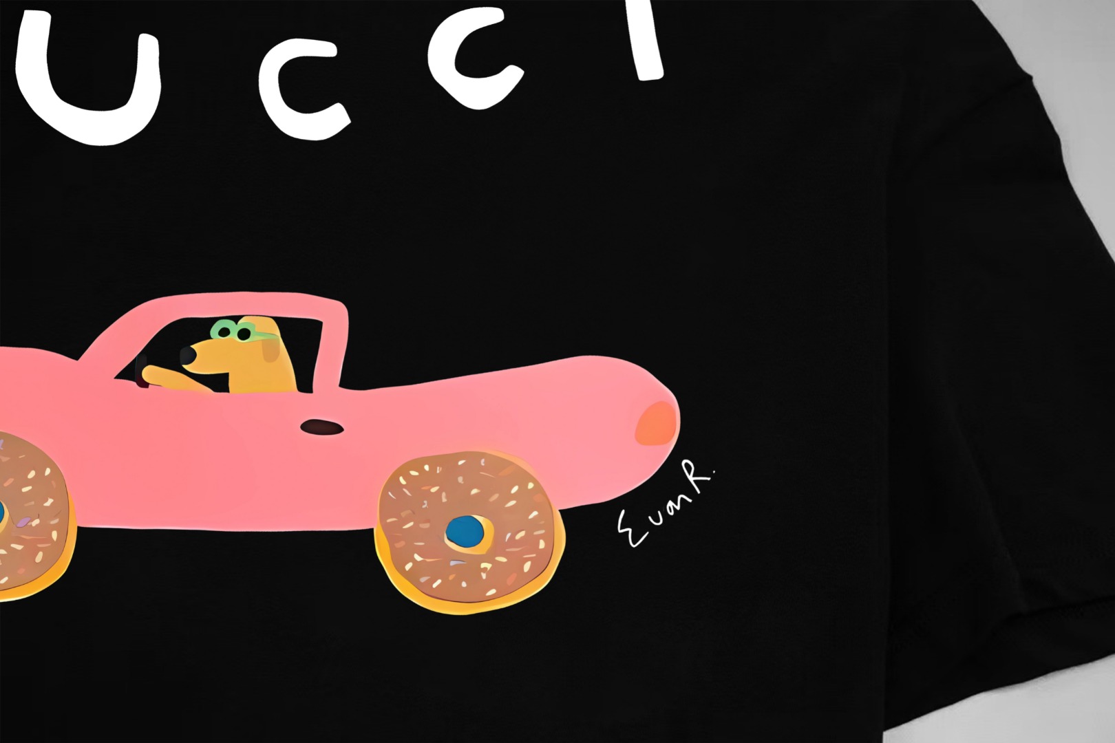 GucciA貨男款插畫T恤 黑底粉紅跑車圖案設計趣味風格| 11 GucciA貨男款插畫T恤 黑底粉紅跑車圖案設計趣味風格