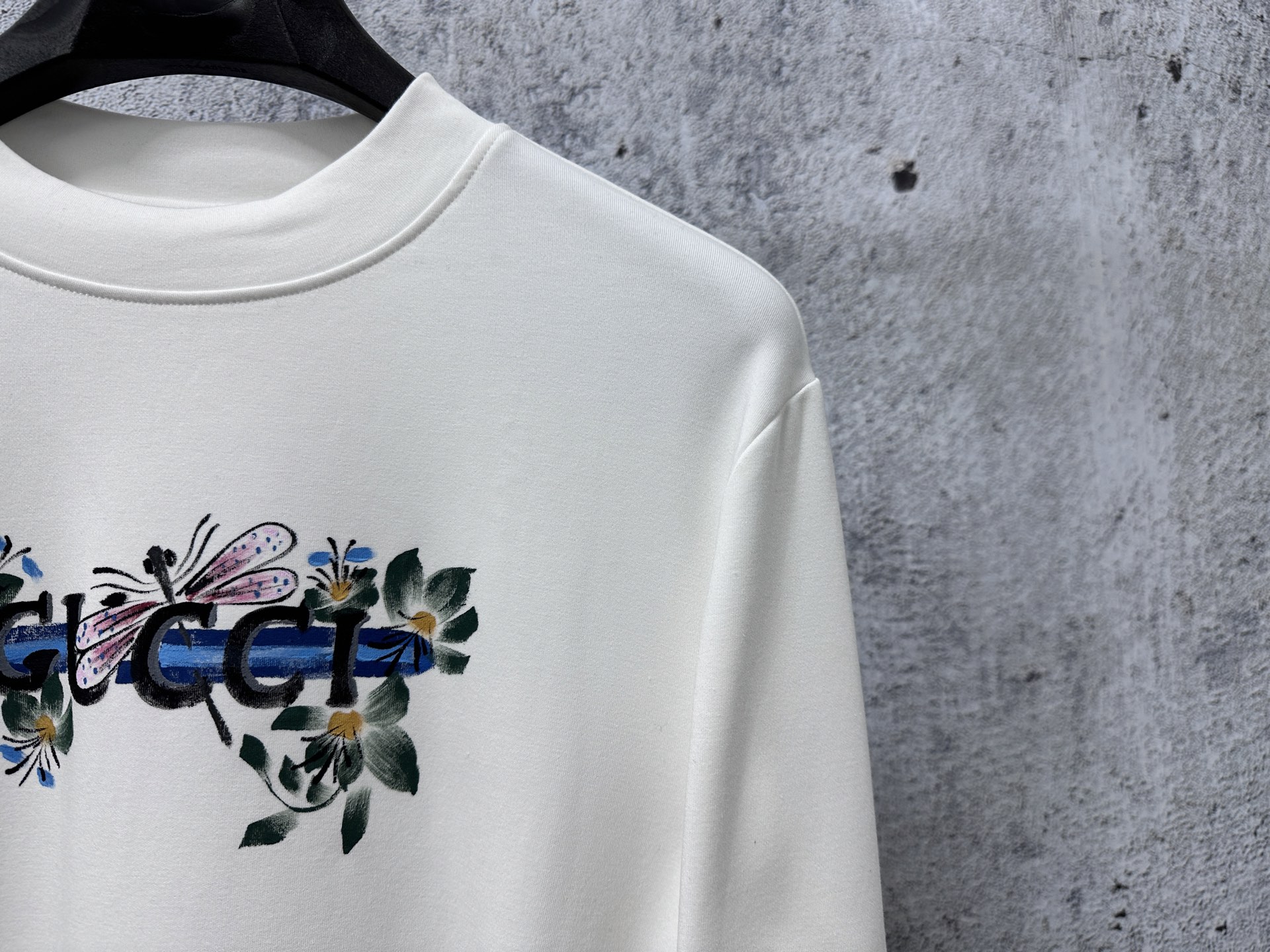 Gucci A貨白色長袖T恤 花卉刺繡LOGO設計 優雅實穿款| 13 Gucci A貨白色長袖T恤 花卉刺繡LOGO設計 優雅實穿款