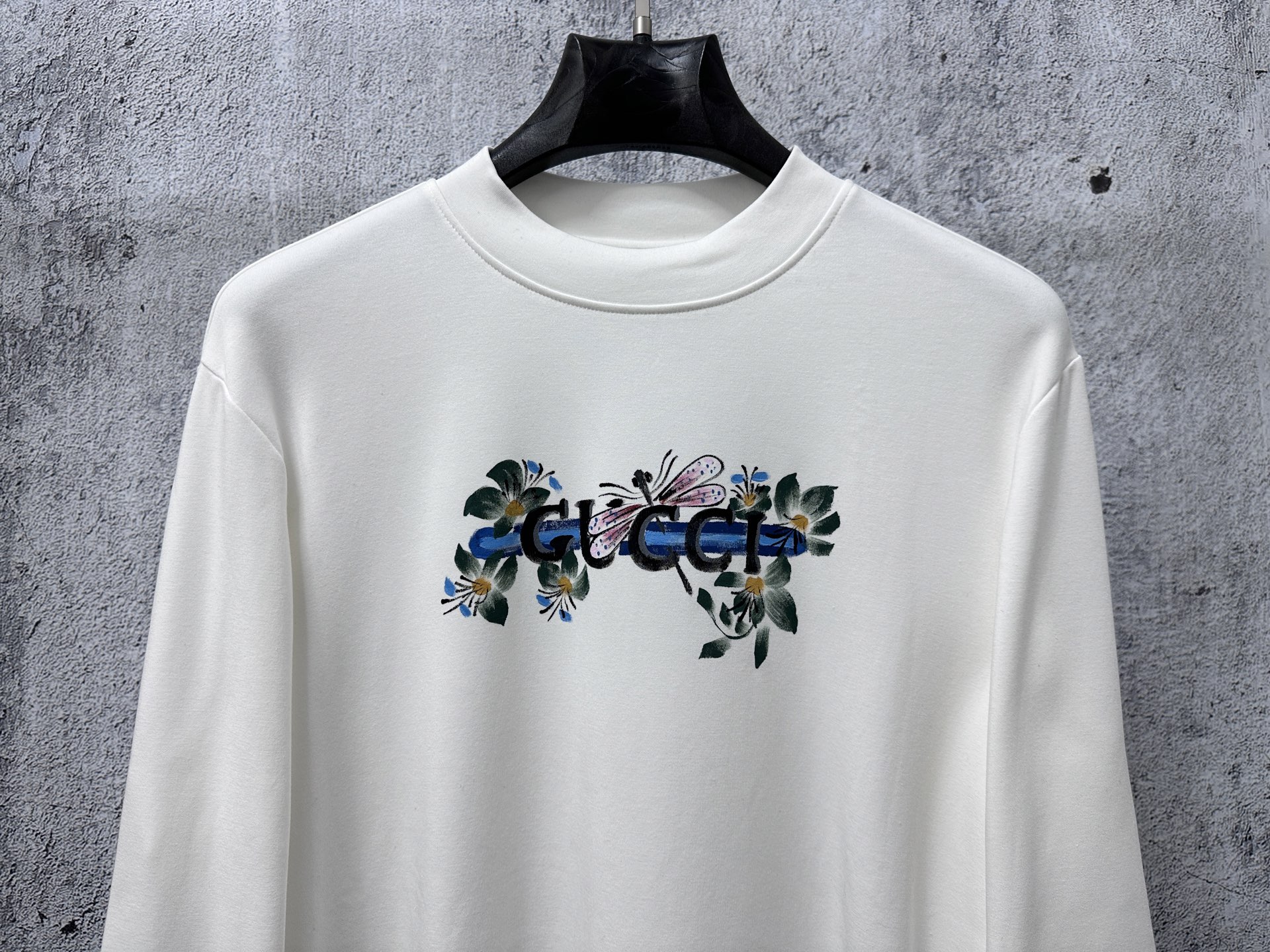 Gucci A貨白色長袖T恤 花卉刺繡LOGO設計 優雅實穿款| 11 Gucci A貨白色長袖T恤 花卉刺繡LOGO設計 優雅實穿款