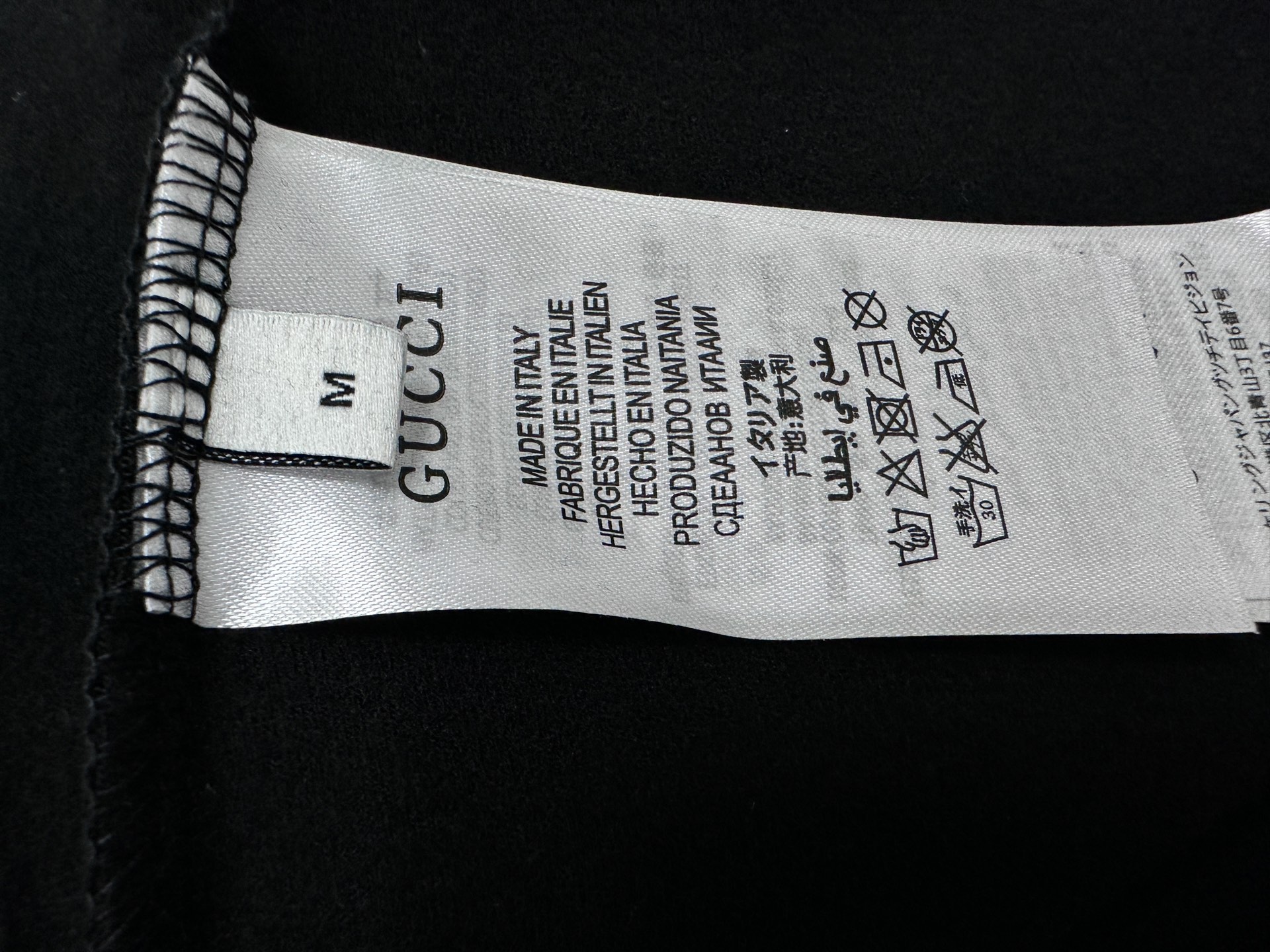 Gucci高仿黑色長袖T恤 花卉刺繡設計 潮流感刺繡單品| 7 Gucci高仿黑色長袖T恤 花卉刺繡設計 潮流感刺繡單品