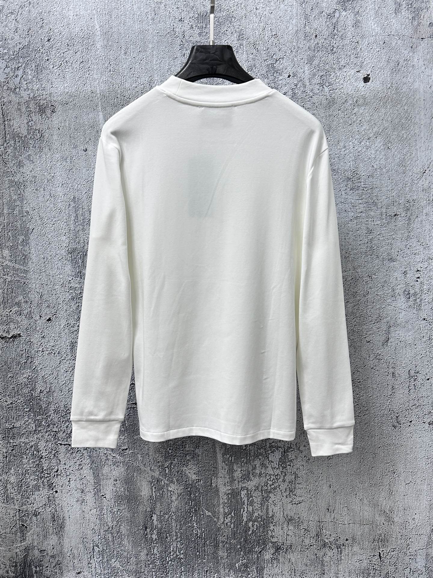 Gucci原單白色男士長袖T恤 領口與胸口精緻LOGO點綴|超A仿原單精品圖片 14 Gucci原單白色男士長袖T恤 領口與胸口精緻LOGO點綴|歐美奢侈品精品推薦