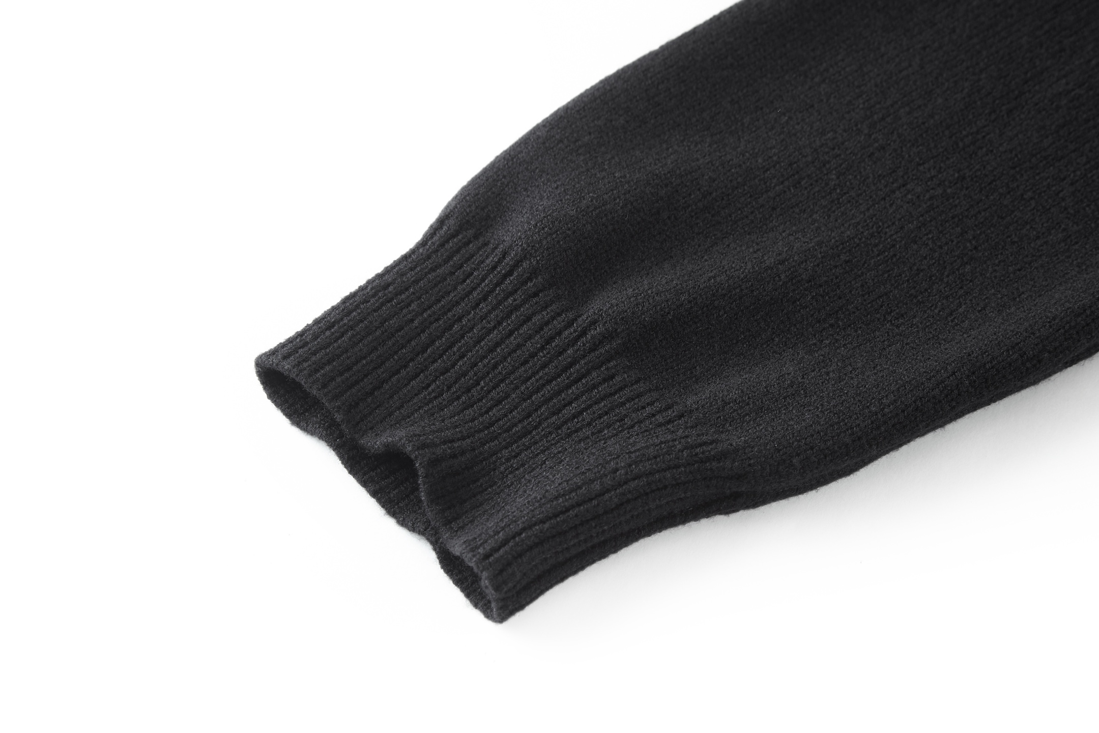 Gucci原單男款黑色針織毛衣 正面Logo字樣簡約設計百搭款式｜歐美奢侈品精品推薦