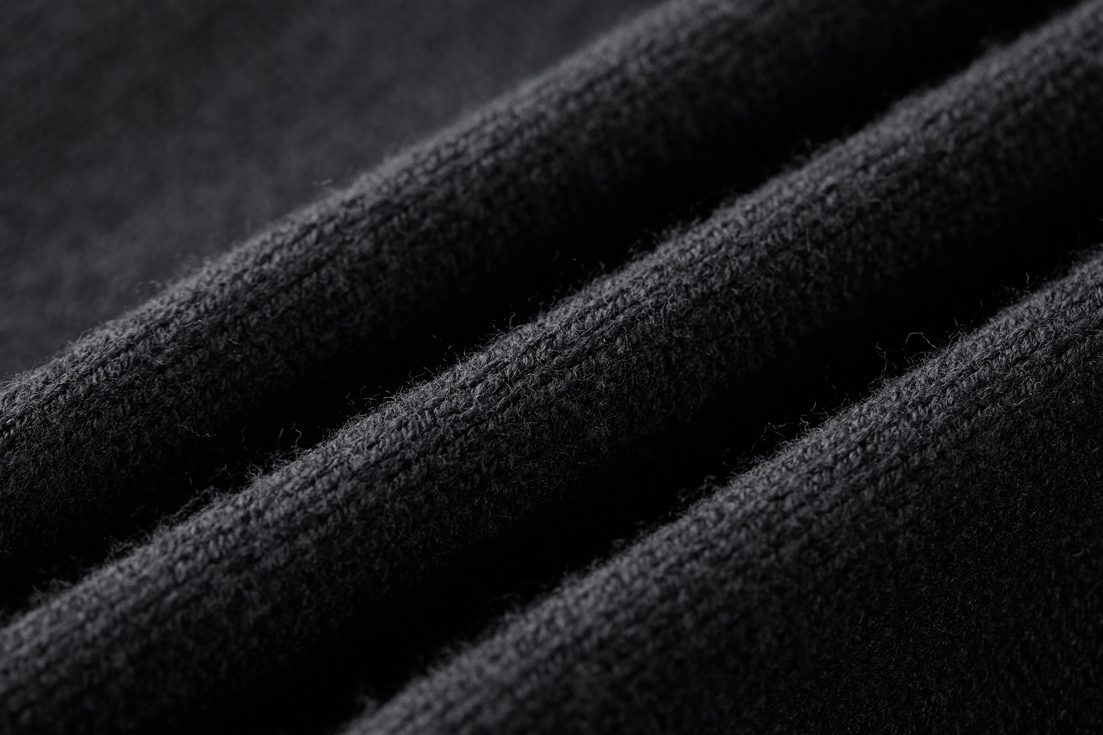 Gucci原單男款黑色針織毛衣 正面Logo字樣簡約設計百搭款式｜歐美奢侈品精品推薦