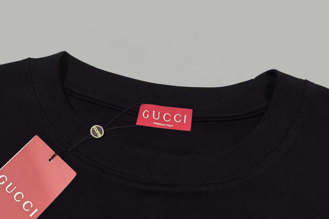 Gucci高仿男款黑色長袖T恤 字母印花簡約設計 實搭有型單品| 13 Gucci高仿男款黑色長袖T恤 字母印花簡約設計 實搭有型單品