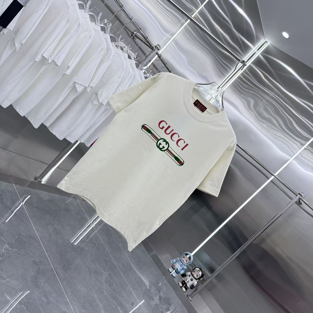 Gucci原單白色短袖T 經典腰帶綠紅綠配色LOGO設計 永不退流行| 13 Gucci原單白色短袖T 經典腰帶綠紅綠配色LOGO設計 永不退流行