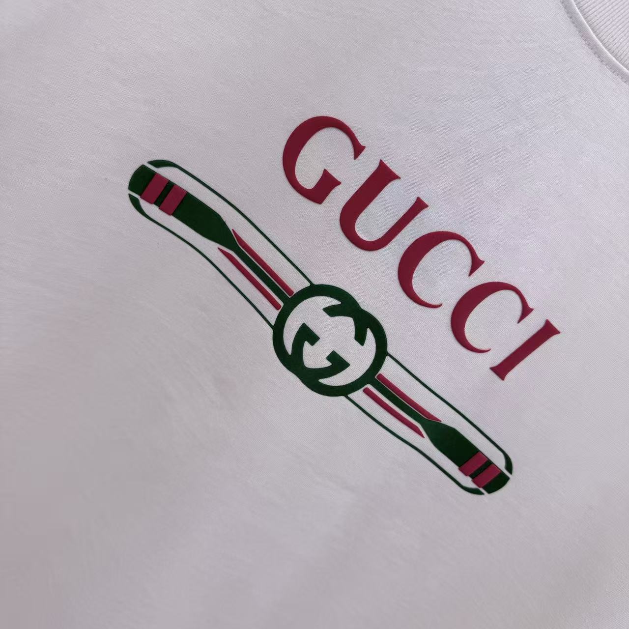 Gucci原單白色短袖T 經典腰帶綠紅綠配色LOGO設計 永不退流行| 9 Gucci原單白色短袖T 經典腰帶綠紅綠配色LOGO設計 永不退流行