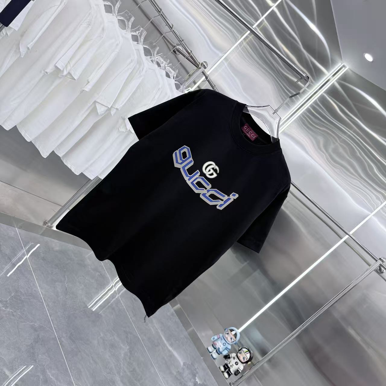 Gucci一比一黑色短袖T 立體字母圖案潮流感十足 實搭不退潮| 13 Gucci一比一黑色短袖T 立體字母圖案潮流感十足 實搭不退潮