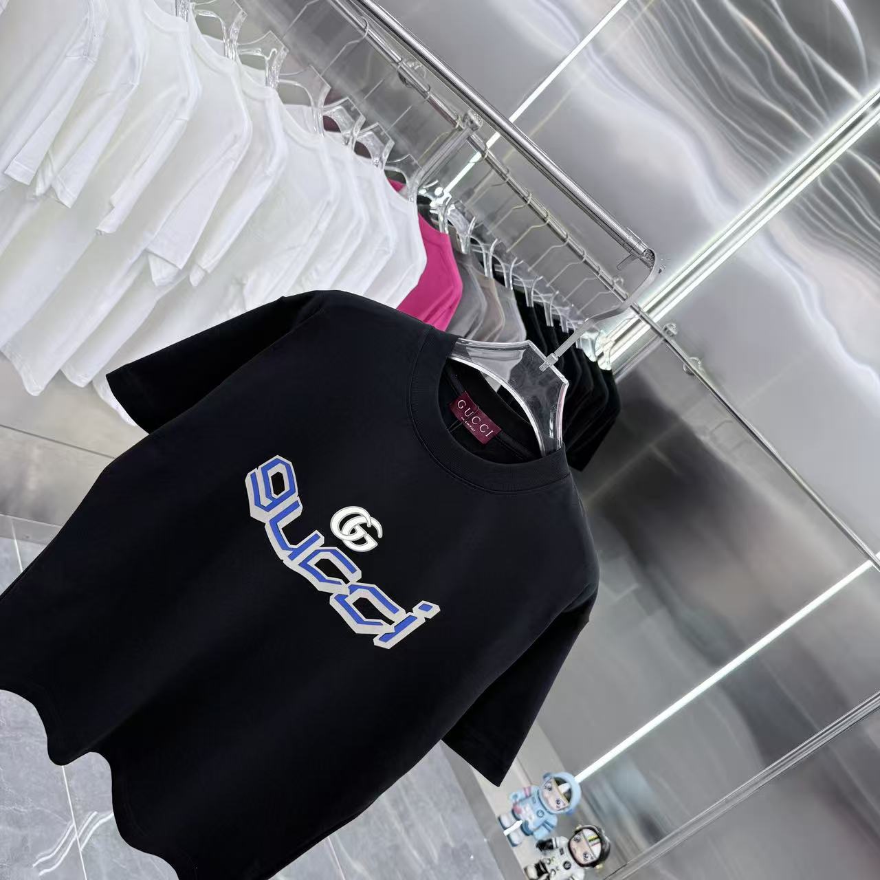 Gucci一比一黑色短袖T 立體字母圖案潮流感十足 實搭不退潮| 12 Gucci一比一黑色短袖T 立體字母圖案潮流感十足 實搭不退潮