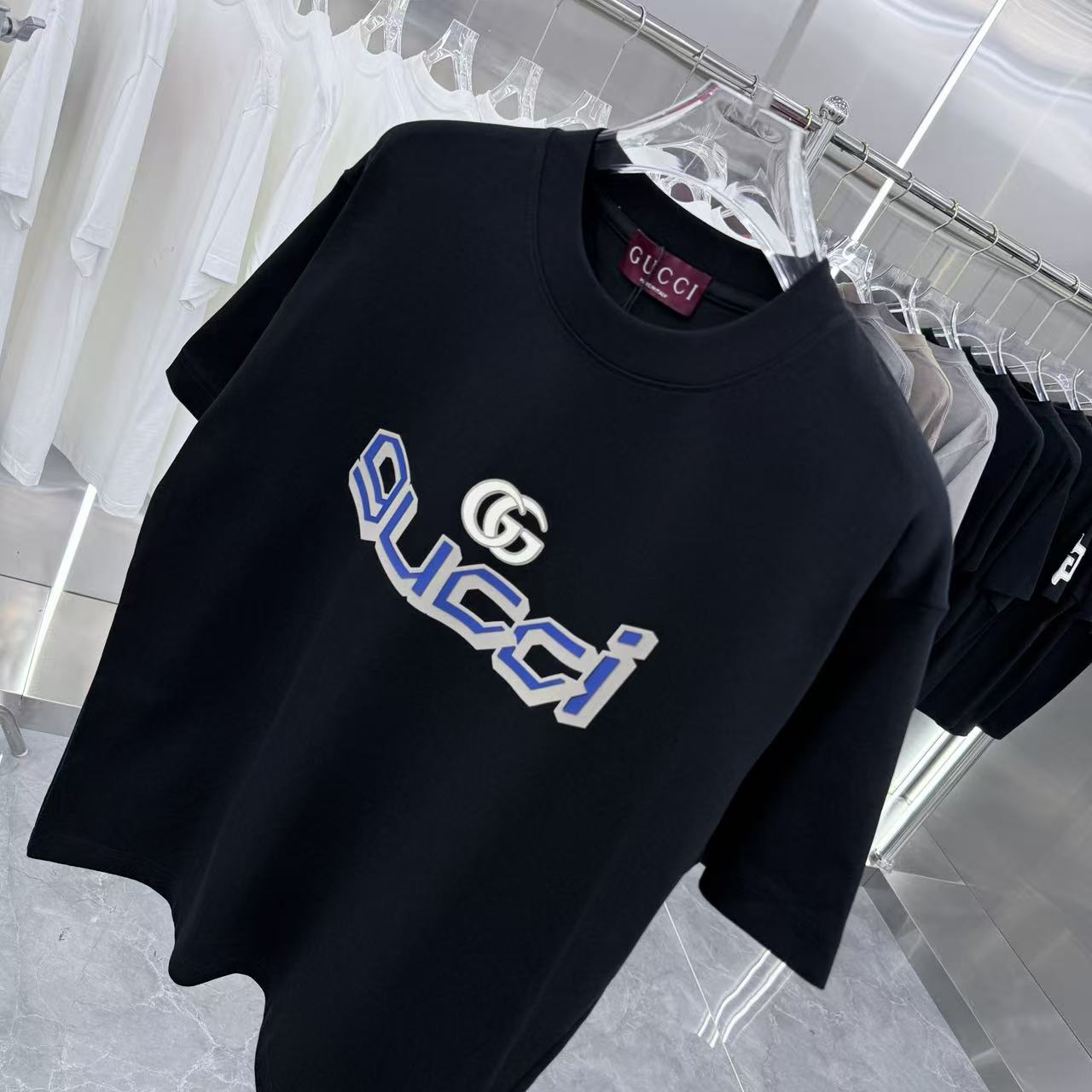 Gucci一比一黑色短袖T 立體字母圖案潮流感十足 實搭不退潮| 11 Gucci一比一黑色短袖T 立體字母圖案潮流感十足 實搭不退潮