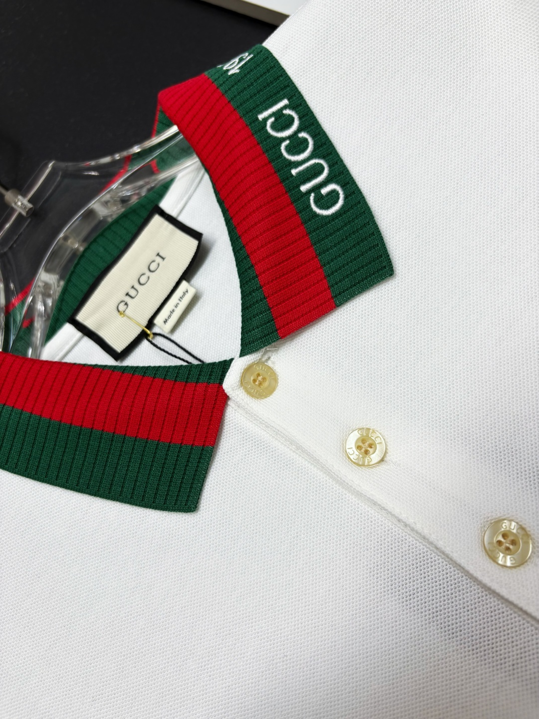 Gucci一比一白色長袖POLO衫 綠紅織帶領條設計 經典潮流款| 12 Gucci一比一白色長袖POLO衫 綠紅織帶領條設計 經典潮流款
