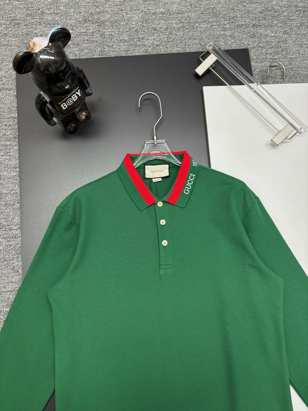 Gucci高仿綠色長袖POLO衫 品牌刺繡紅綠織帶領設計| 14 Gucci高仿綠色長袖POLO衫 品牌刺繡紅綠織帶領設計