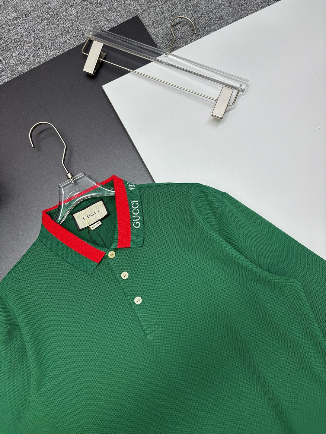 Gucci高仿綠色長袖POLO衫 品牌刺繡紅綠織帶領設計| 13 Gucci高仿綠色長袖POLO衫 品牌刺繡紅綠織帶領設計