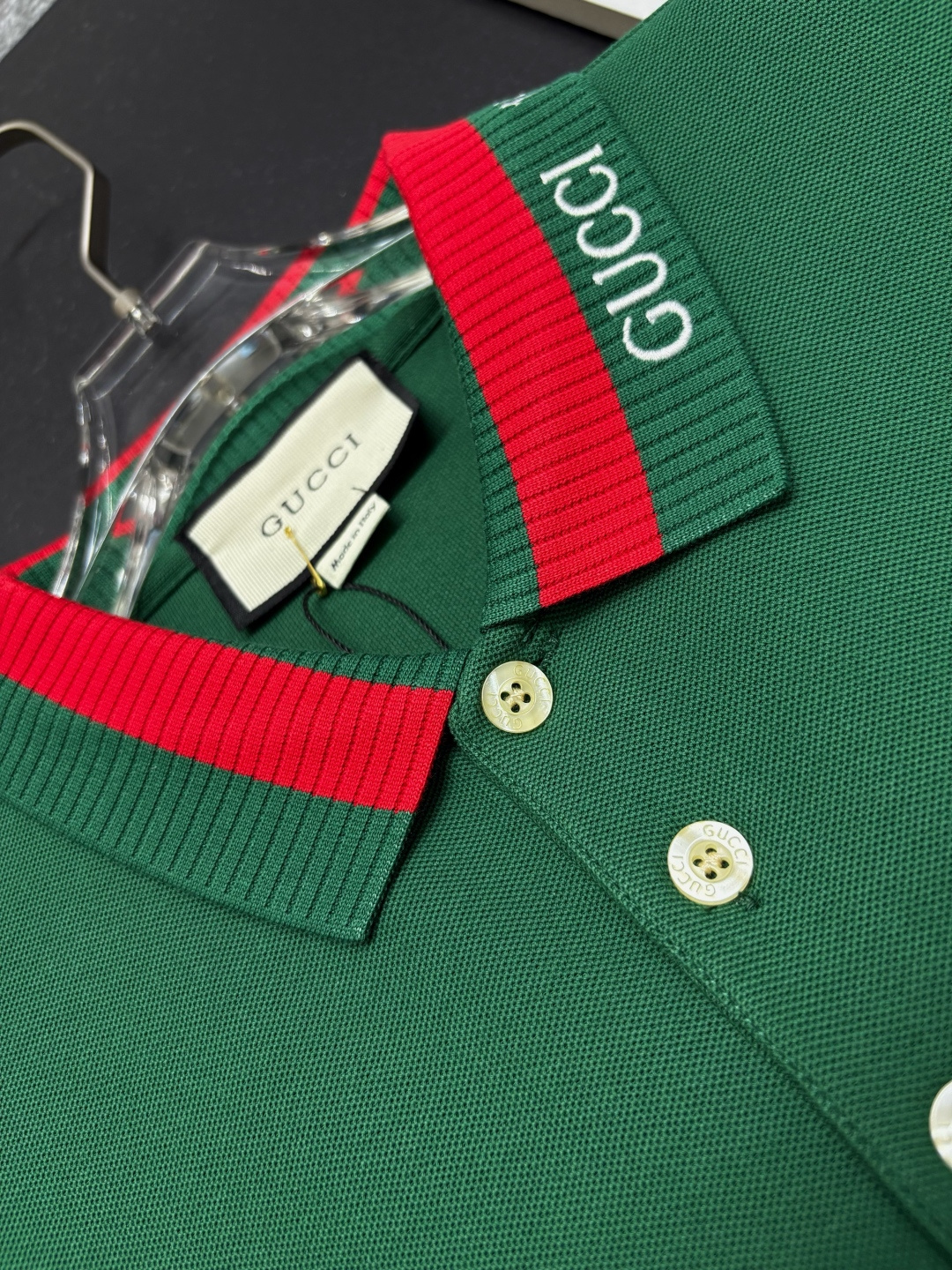 Gucci高仿綠色長袖POLO衫 品牌刺繡紅綠織帶領設計| 12 Gucci高仿綠色長袖POLO衫 品牌刺繡紅綠織帶領設計
