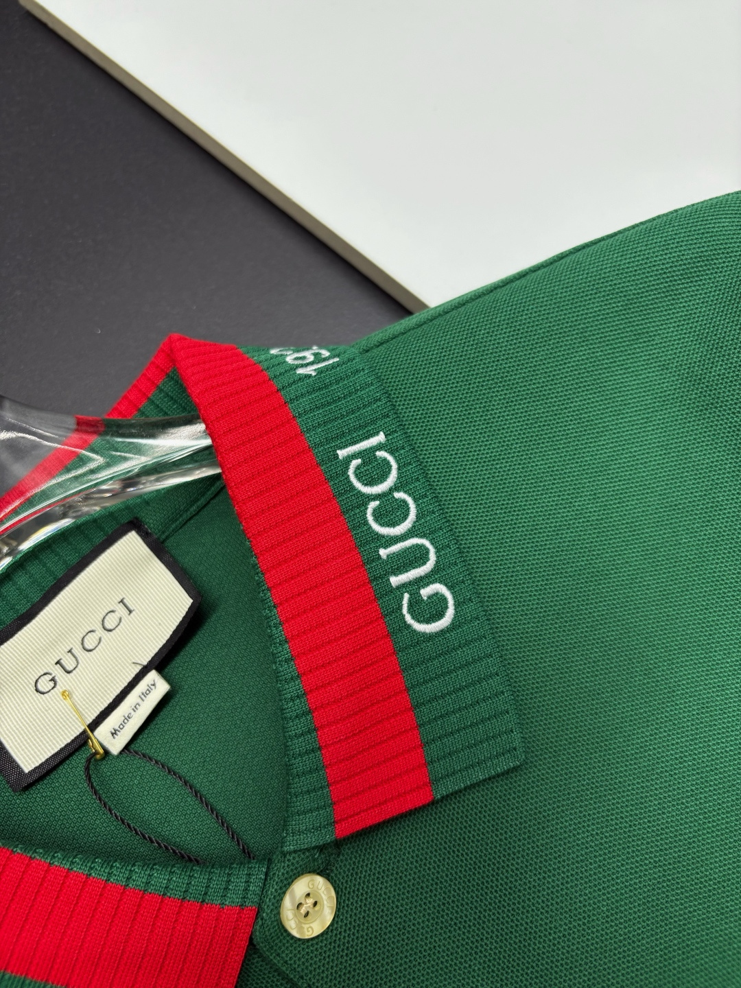 Gucci高仿綠色長袖POLO衫 品牌刺繡紅綠織帶領設計| 11 Gucci高仿綠色長袖POLO衫 品牌刺繡紅綠織帶領設計