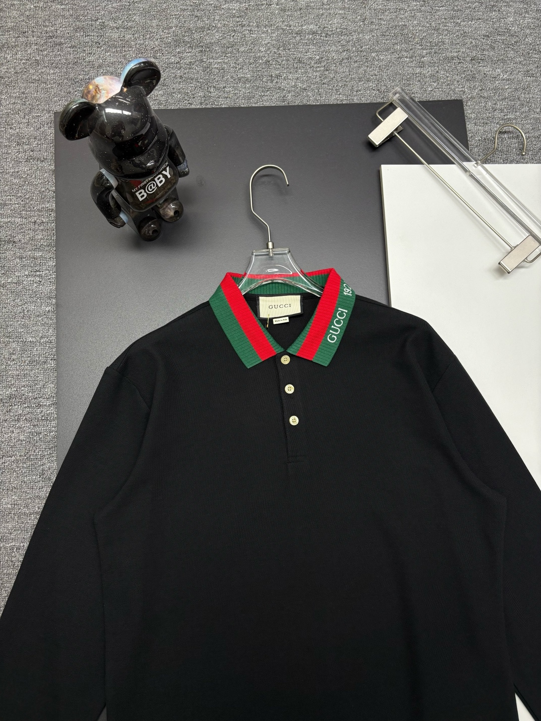 Gucci原單黑色長袖POLO衫 紅綠條紋領刺繡款 經典百搭首選| 14 Gucci原單黑色長袖POLO衫 紅綠條紋領刺繡款 經典百搭首選