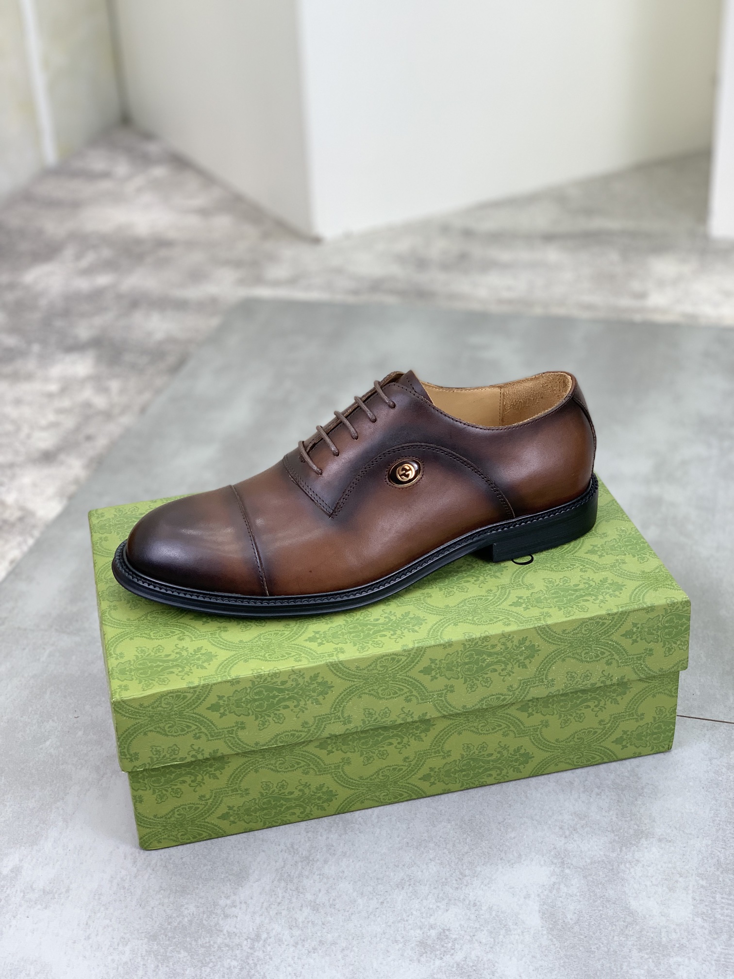 Gucci高仿男士正裝皮鞋古銅棕色手工鞋面質感升級｜歐美奢侈品精品推薦