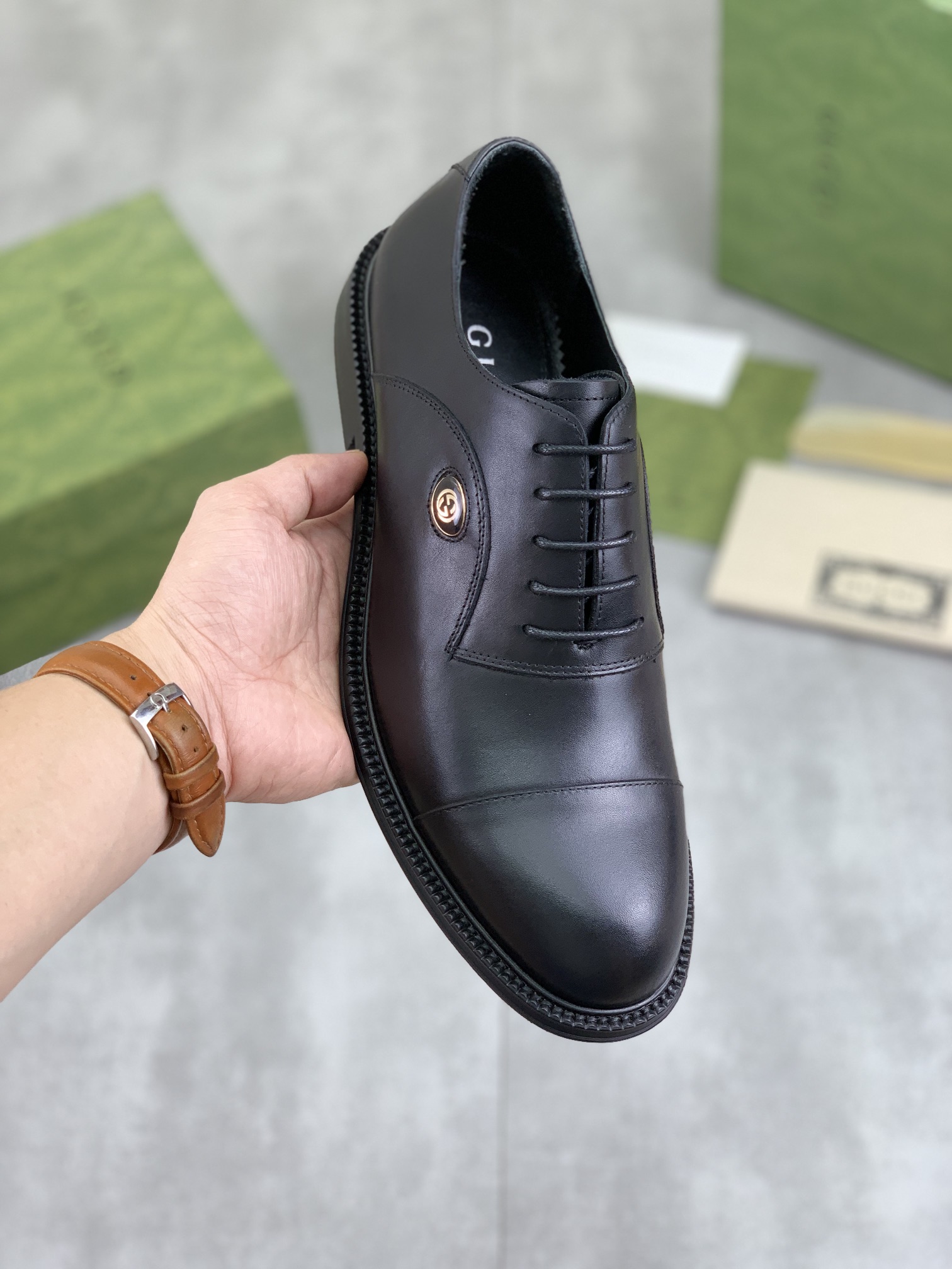 Gucci高仿男士黑色皮鞋霧面簡約款式百搭必備