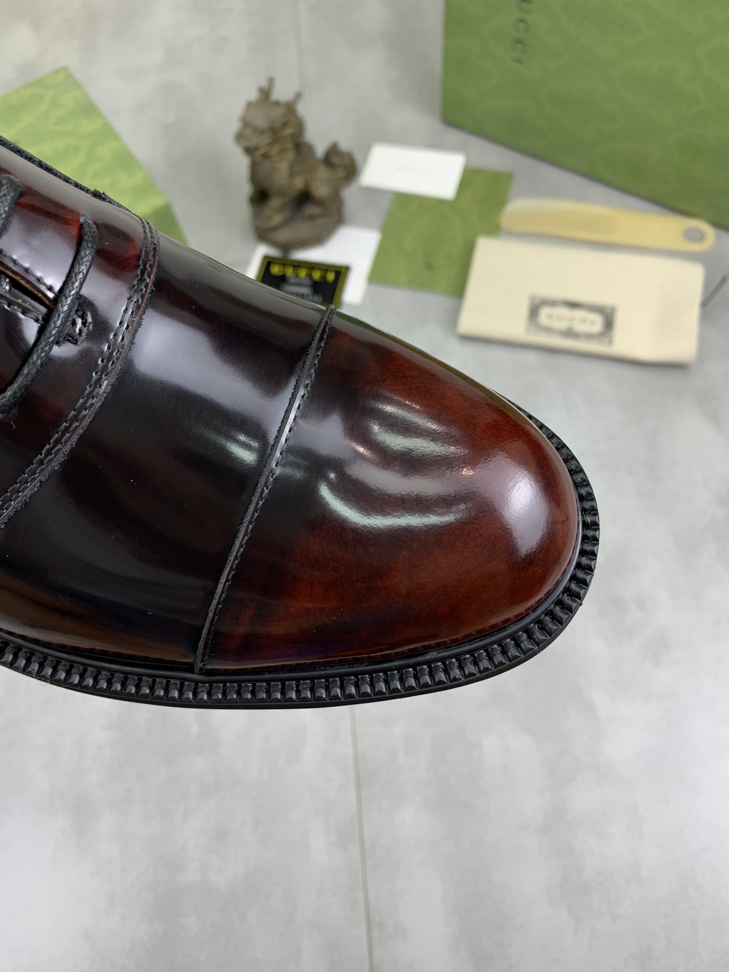 Gucci高仿男士酒紅皮鞋亮面工藝復古紳士風|超A仿原單精品圖片 10 Gucci高仿男士酒紅皮鞋亮面工藝復古紳士風|歐美奢侈品精品推薦