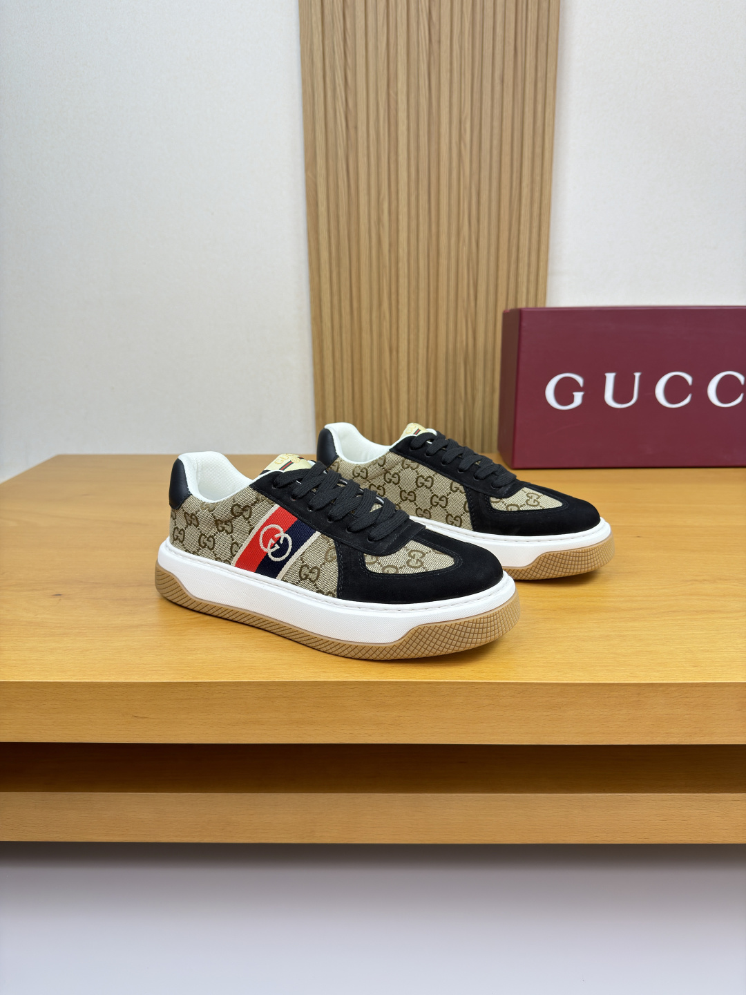 Gucci原單老花黑拼紅藍條運動鞋 經典撞色設計潮流鞋履