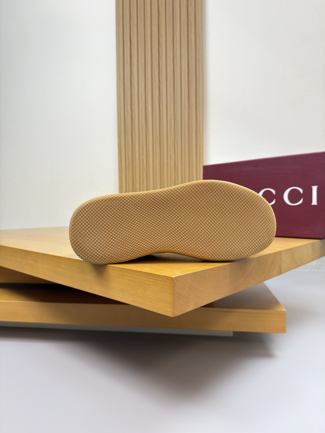 Gucci原單老花黑拼紅藍條運動鞋 經典撞色設計潮流鞋履｜歐美奢侈品精品推薦