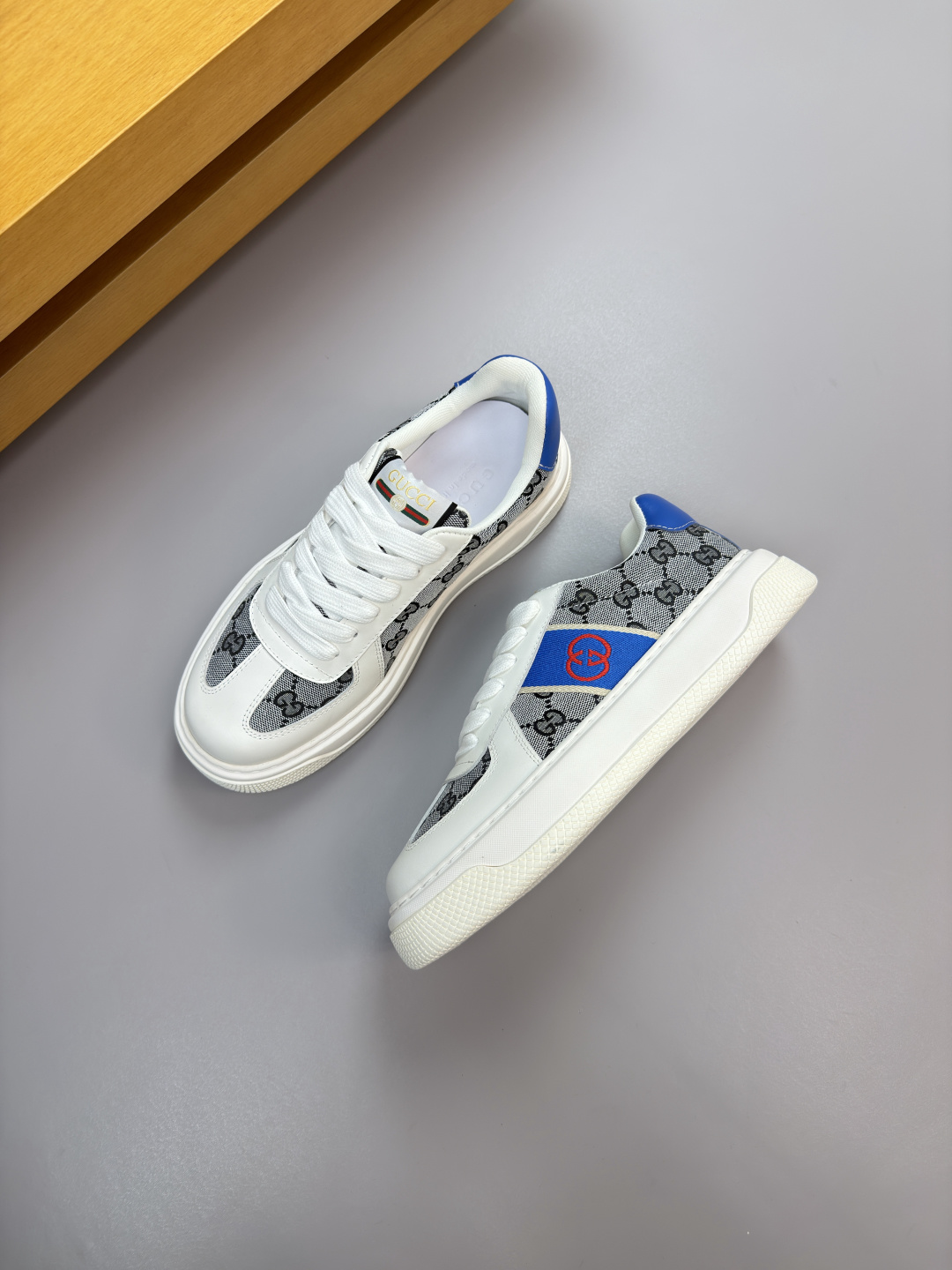 Gucci高仿白藍配色GG帆布運動鞋 街頭風格男女皆宜|超A仿原單精品圖片 13 Gucci高仿白藍配色GG帆布運動鞋 街頭風格男女皆宜|歐美奢侈品精品推薦