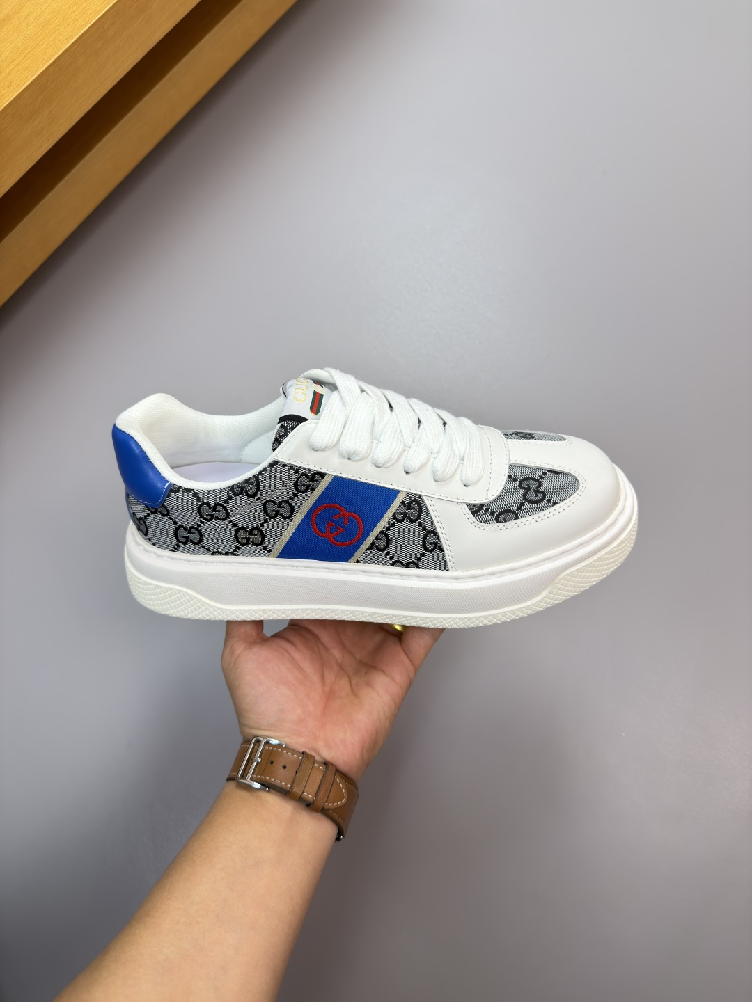 Gucci高仿白藍配色GG帆布運動鞋 街頭風格男女皆宜|超A仿原單精品圖片 12 Gucci高仿白藍配色GG帆布運動鞋 街頭風格男女皆宜|歐美奢侈品精品推薦