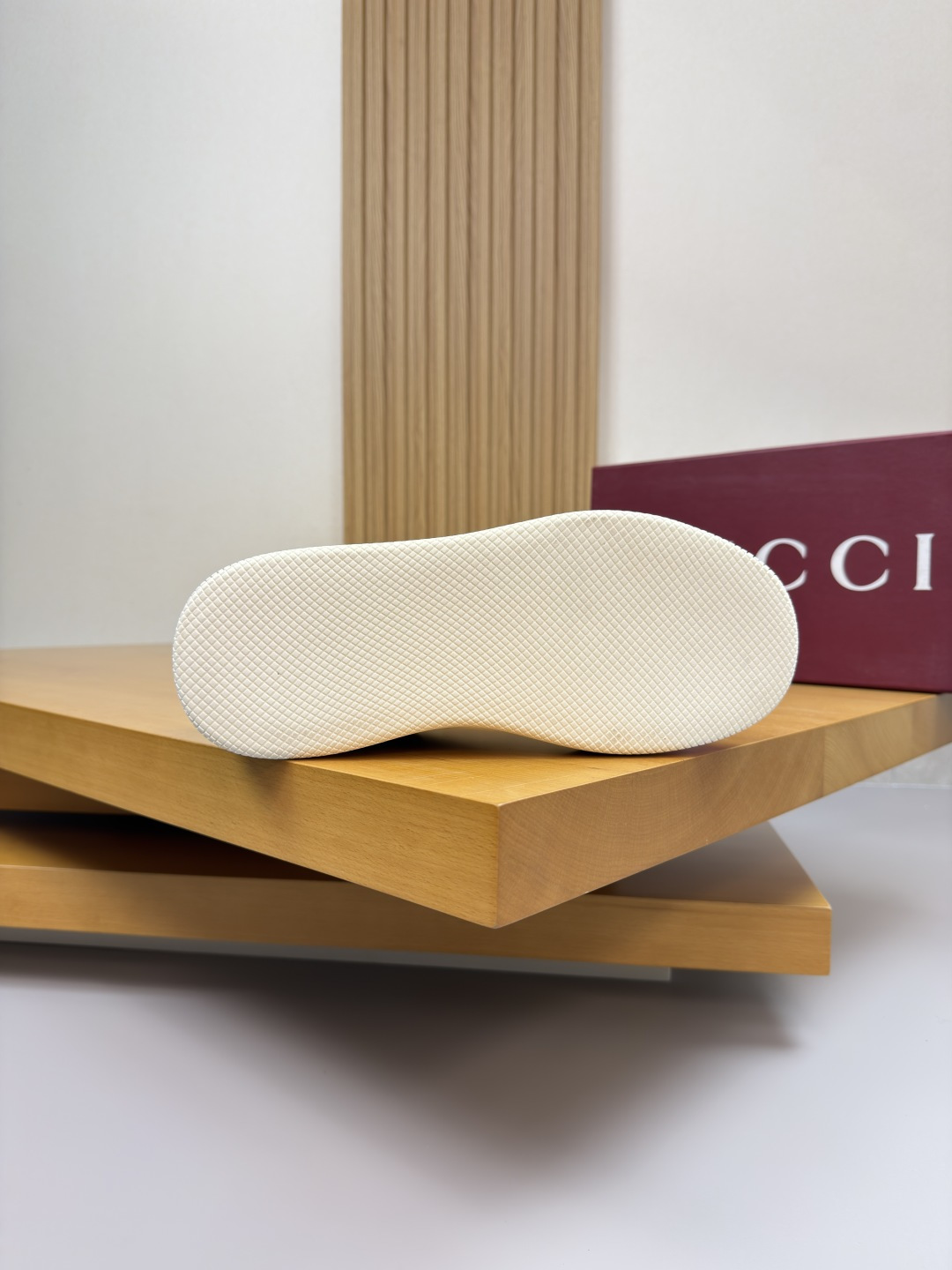 Gucci高仿白藍配色GG帆布運動鞋 街頭風格男女皆宜|超A仿原單精品圖片 7 Gucci高仿白藍配色GG帆布運動鞋 街頭風格男女皆宜|歐美奢侈品精品推薦