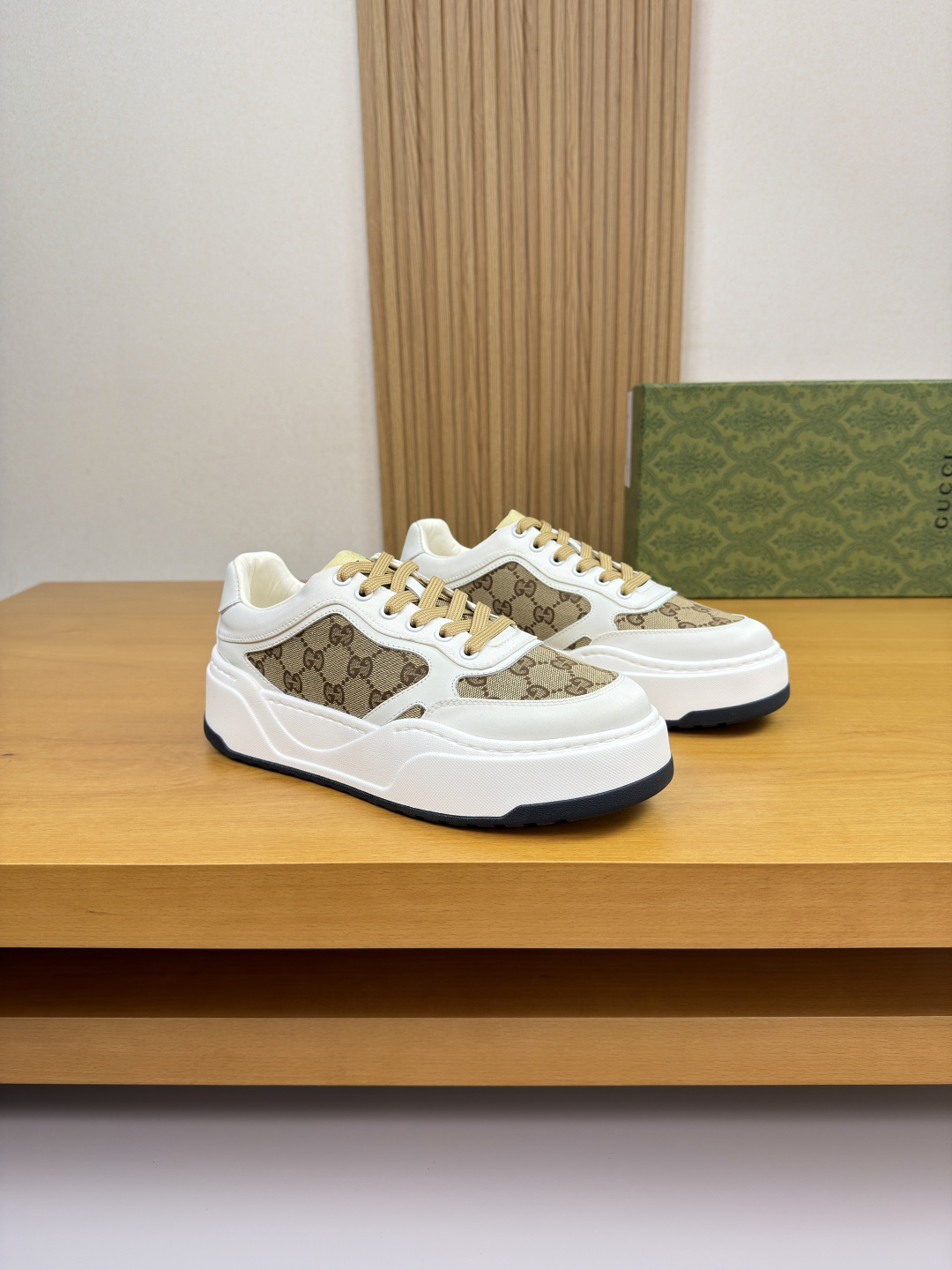 Gucci高仿老花拼白皮復古運動鞋 奶油色系簡約時尚百搭款