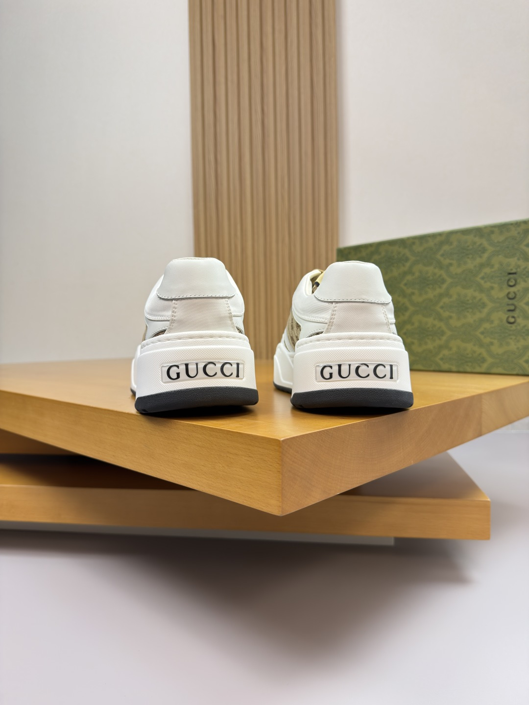 Gucci高仿老花拼白皮復古運動鞋 奶油色系簡約時尚百搭款| 8 Gucci高仿老花拼白皮復古運動鞋 奶油色系簡約時尚百搭款