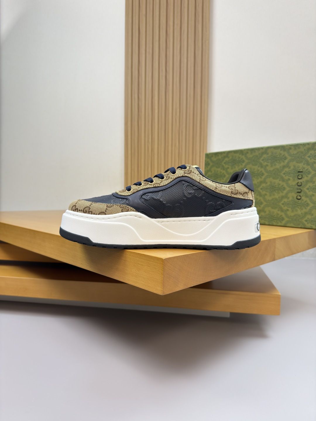 Gucci高仿黑藍拼皮GG老花男鞋 街頭復古結合品牌元素|超A仿原單精品圖片 11 Gucci高仿黑藍拼皮GG老花男鞋 街頭復古結合品牌元素|歐美奢侈品精品推薦