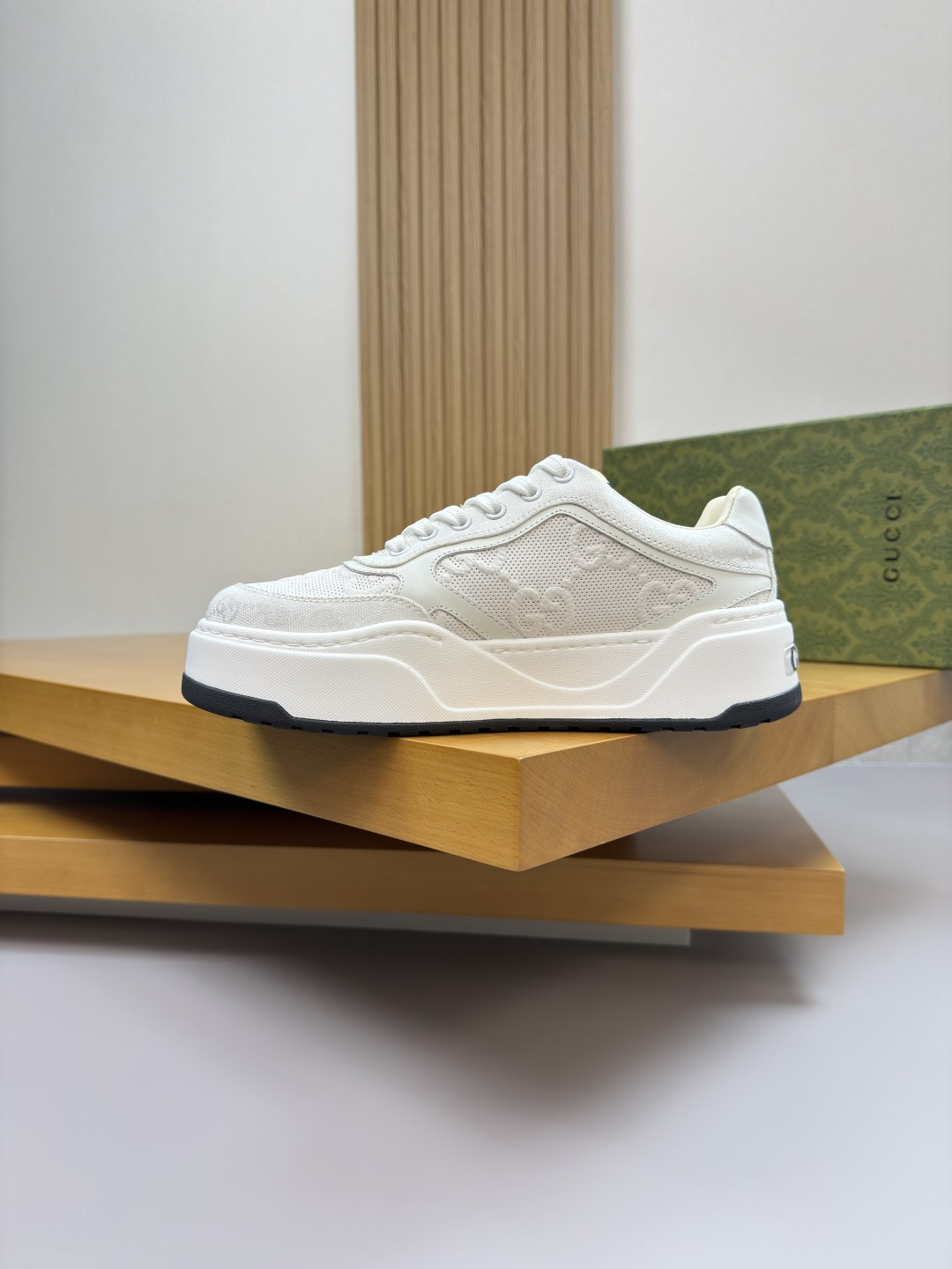 Gucci一比一米白壓紋拼皮男鞋 簡約風格百搭日常鞋款｜歐美奢侈品精品推薦