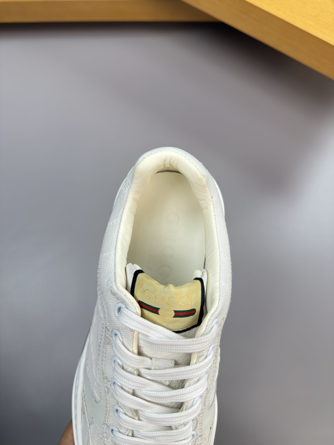 Gucci一比一米白壓紋拼皮男鞋 簡約風格百搭日常鞋款｜歐美奢侈品精品推薦