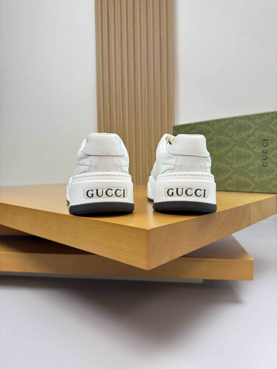 Gucci一比一米白壓紋拼皮男鞋 簡約風格百搭日常鞋款｜歐美奢侈品精品推薦