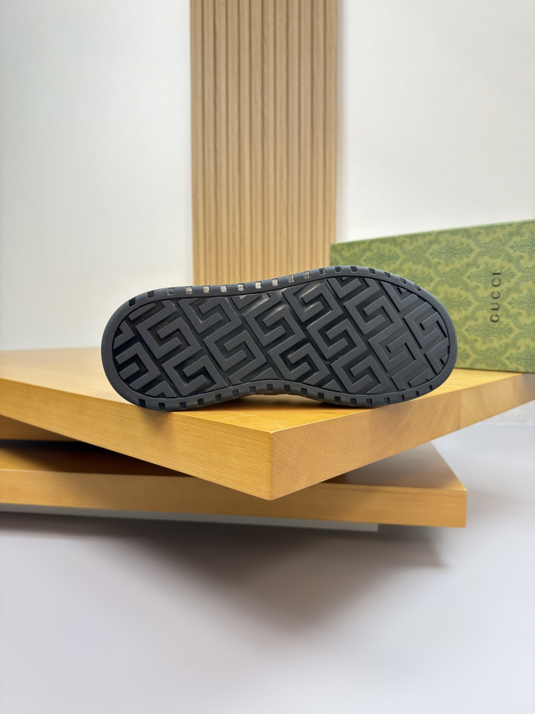 Gucci一比一米白壓紋拼皮男鞋 簡約風格百搭日常鞋款｜歐美奢侈品精品推薦