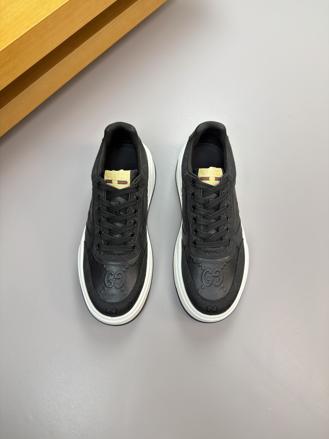 Gucci精品仿製全黑GG壓紋男鞋 街頭低調款質感黑魂配色|超A仿原單精品圖片 14 Gucci精品仿製全黑GG壓紋男鞋 街頭低調款質感黑魂配色|歐美奢侈品精品推薦