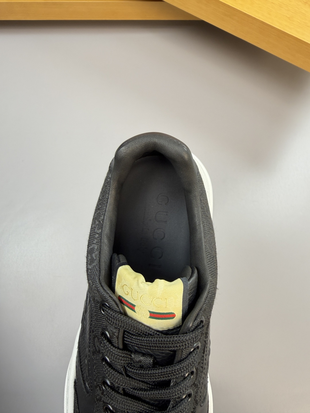 Gucci精品仿製全黑GG壓紋男鞋 街頭低調款質感黑魂配色|超A仿原單精品圖片 9 Gucci精品仿製全黑GG壓紋男鞋 街頭低調款質感黑魂配色|歐美奢侈品精品推薦