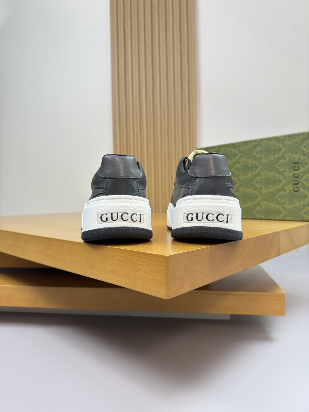 Gucci 高仿男款厚底運動鞋 灰色質感百搭推薦| 8 Gucci 高仿男款厚底運動鞋 灰色質感百搭推薦